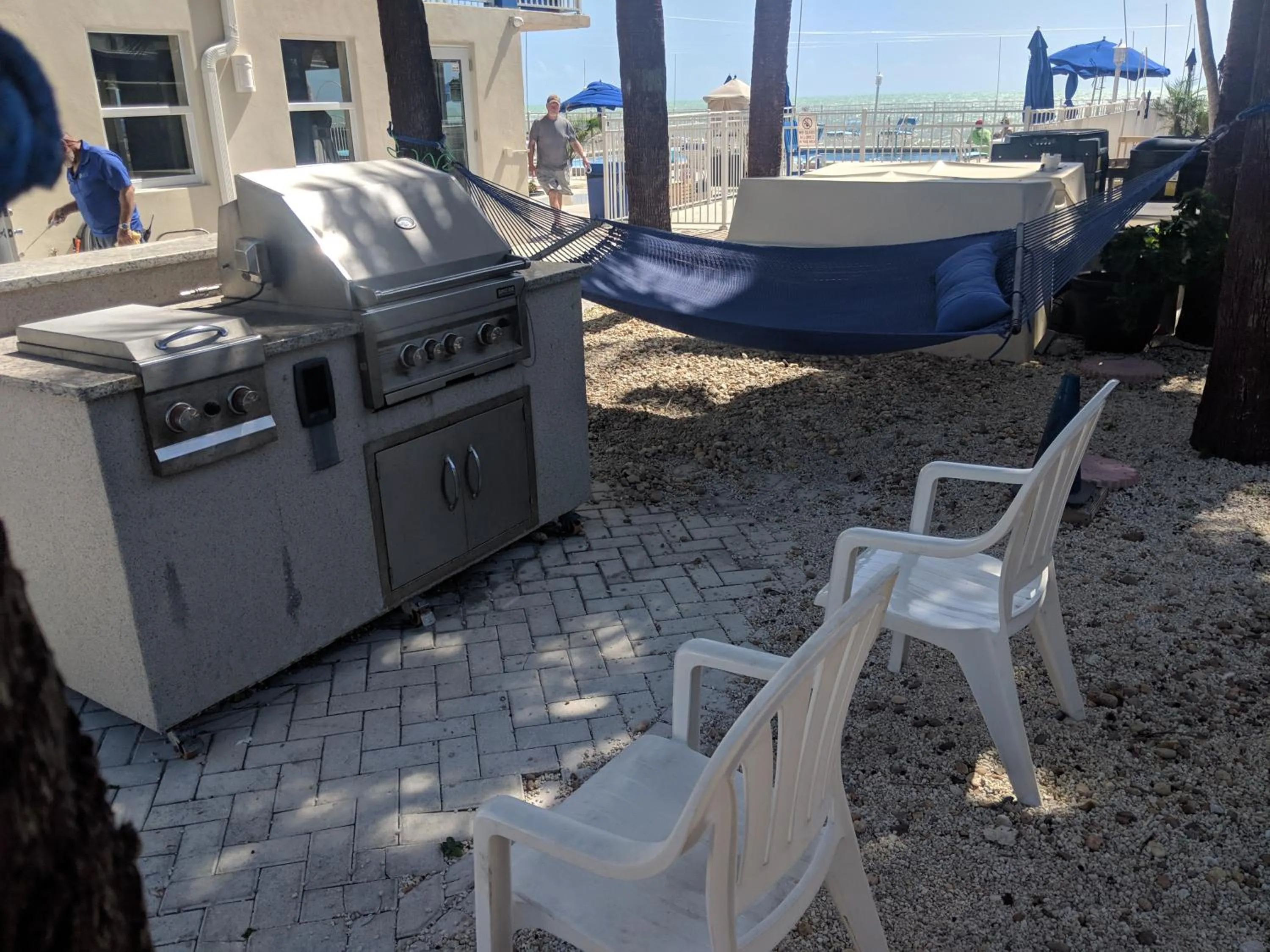 BBQ facilities in Glunz Ocean Beach Hotel and Resort