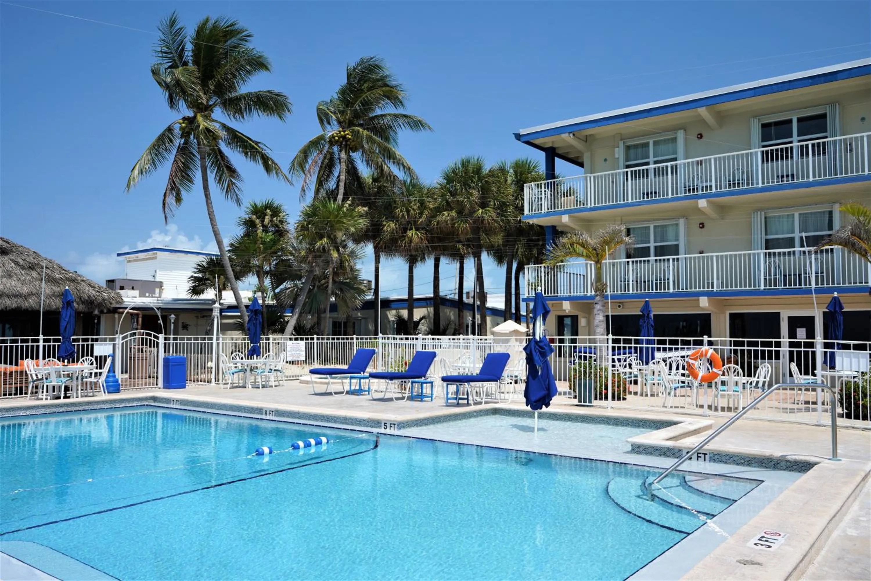 Swimming pool in Glunz Ocean Beach Hotel and Resort