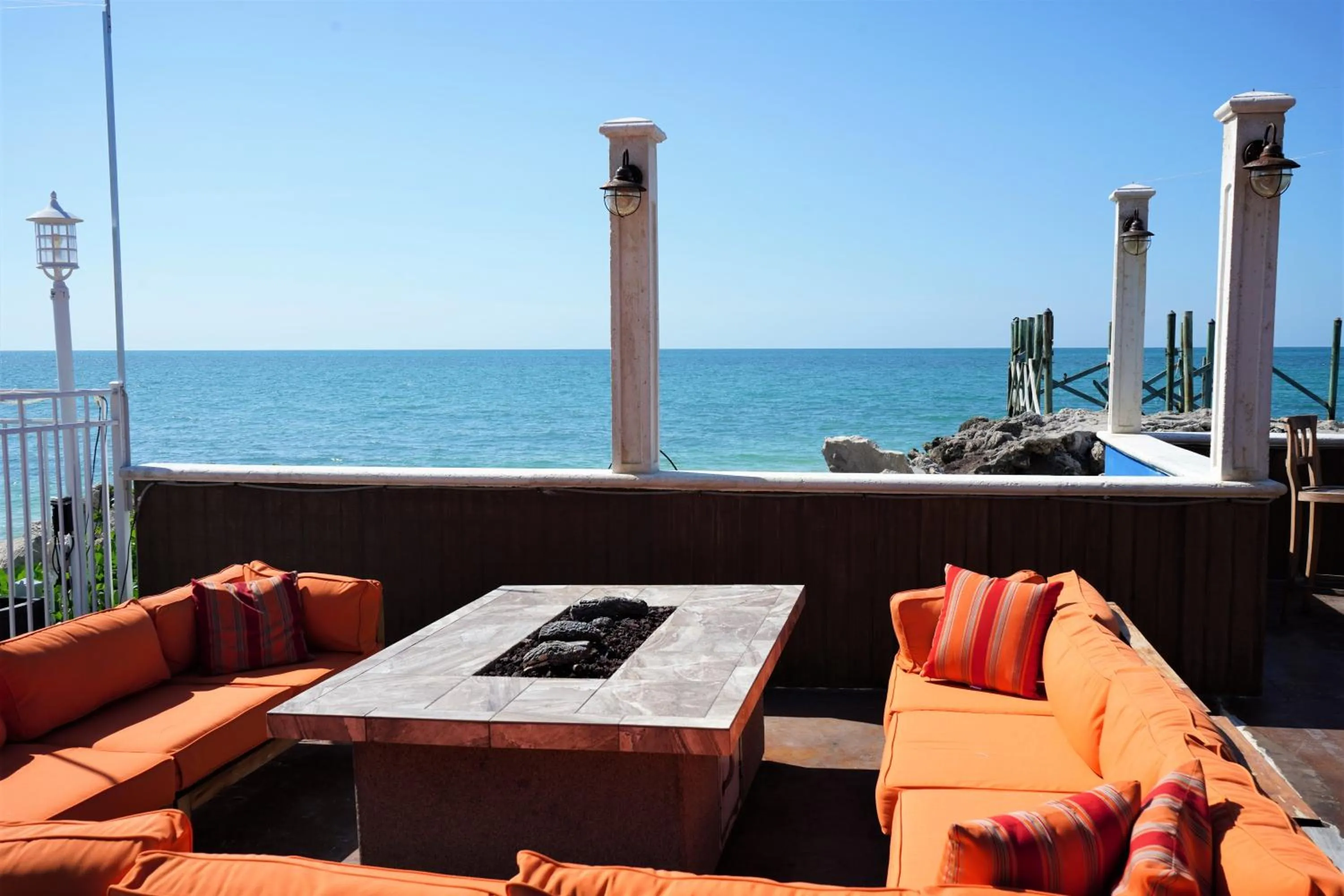 Restaurant/places to eat in Glunz Ocean Beach Hotel and Resort