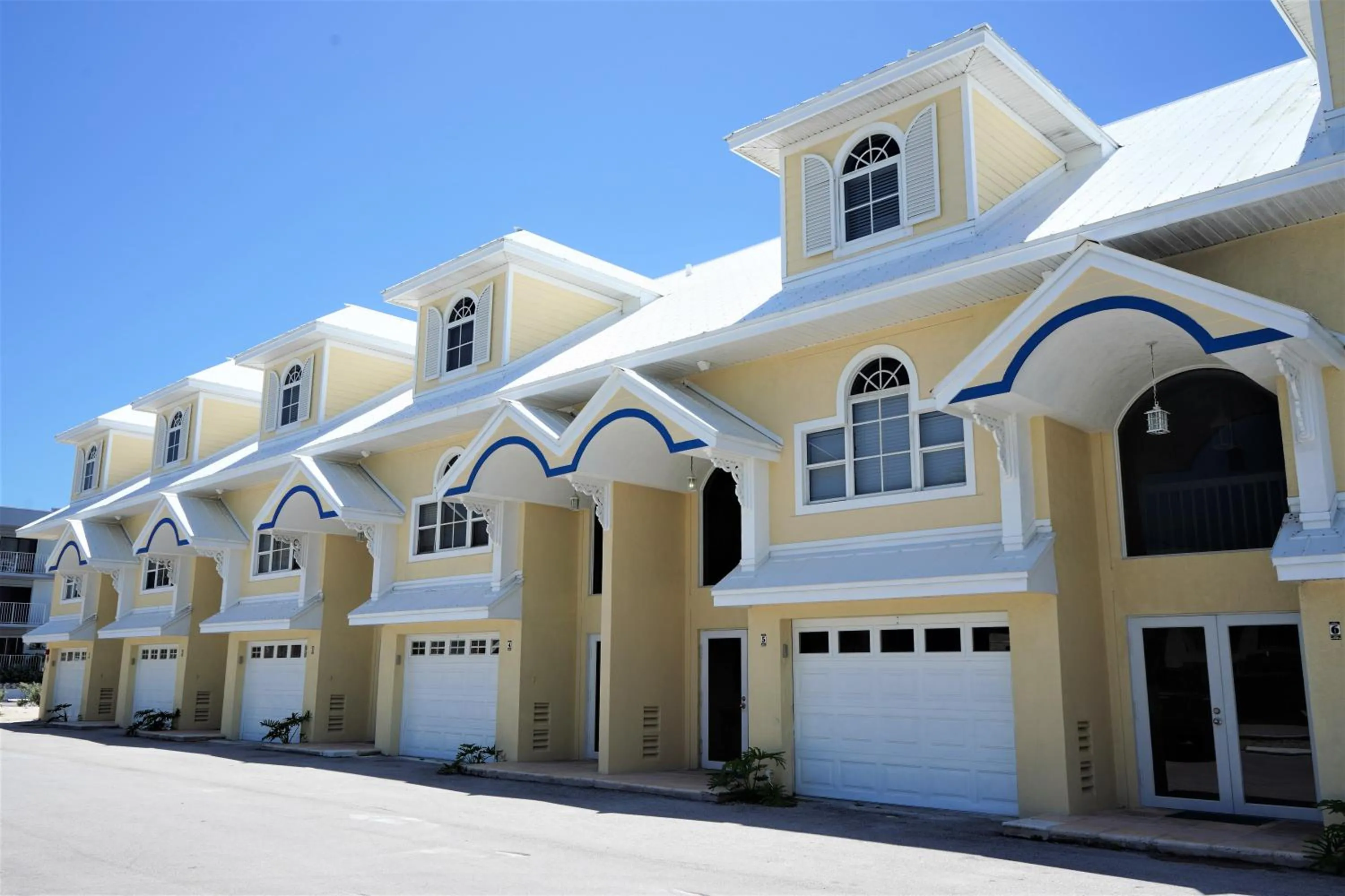 Property building in Glunz Ocean Beach Hotel and Resort