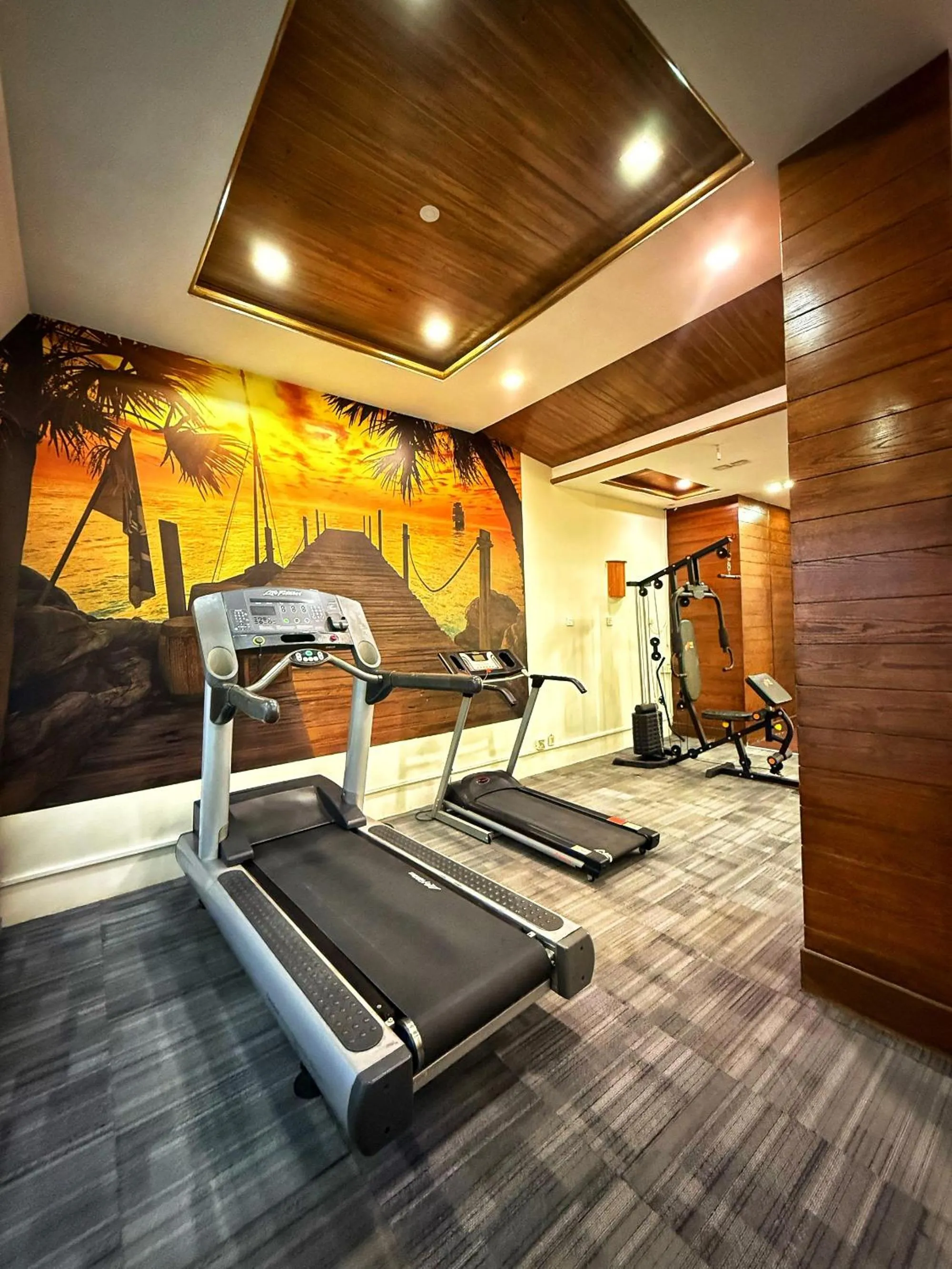 Fitness centre/facilities in Grand Islamabad Hotel