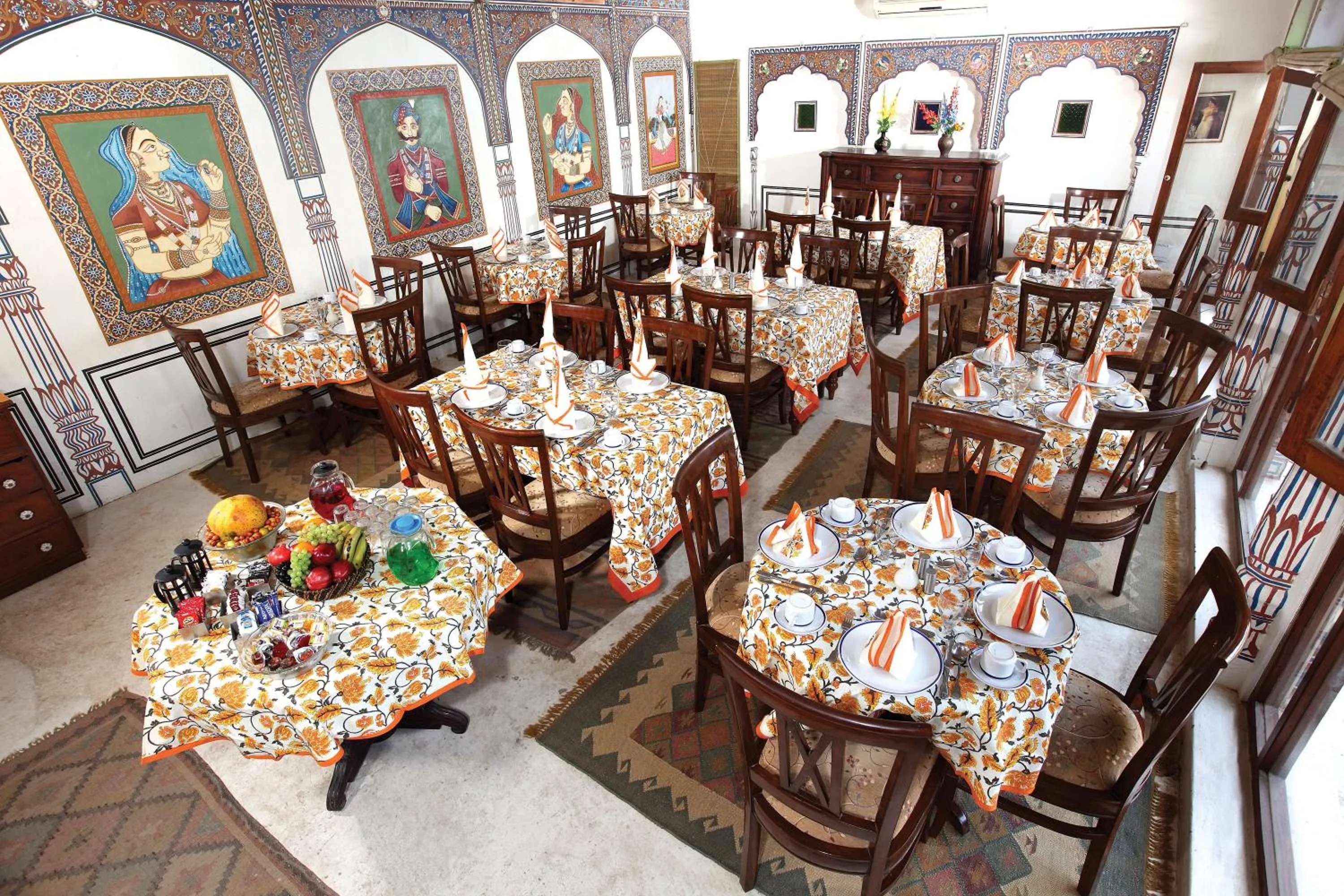 Restaurant/places to eat in Hotel Mandawa Haveli