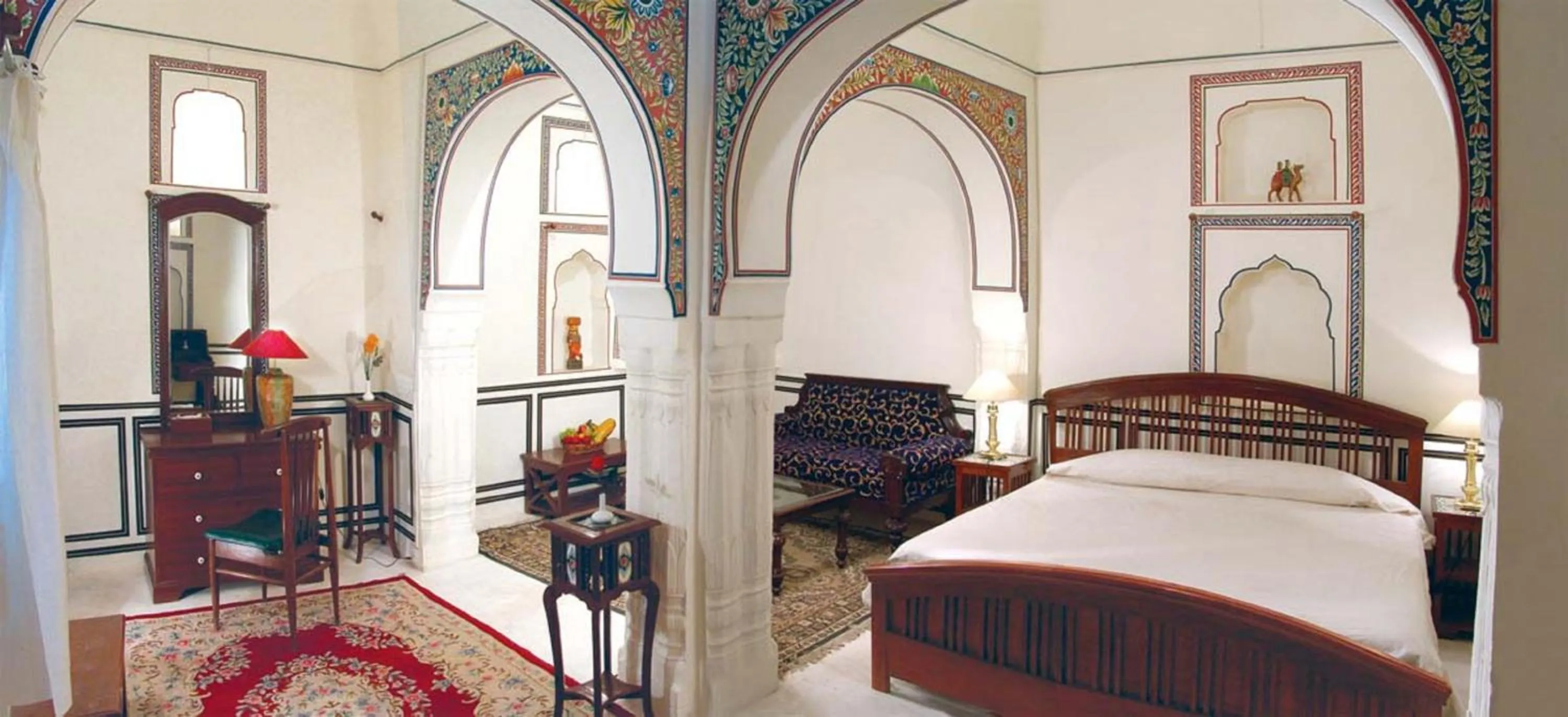 Decorative detail, Bed in Hotel Mandawa Haveli