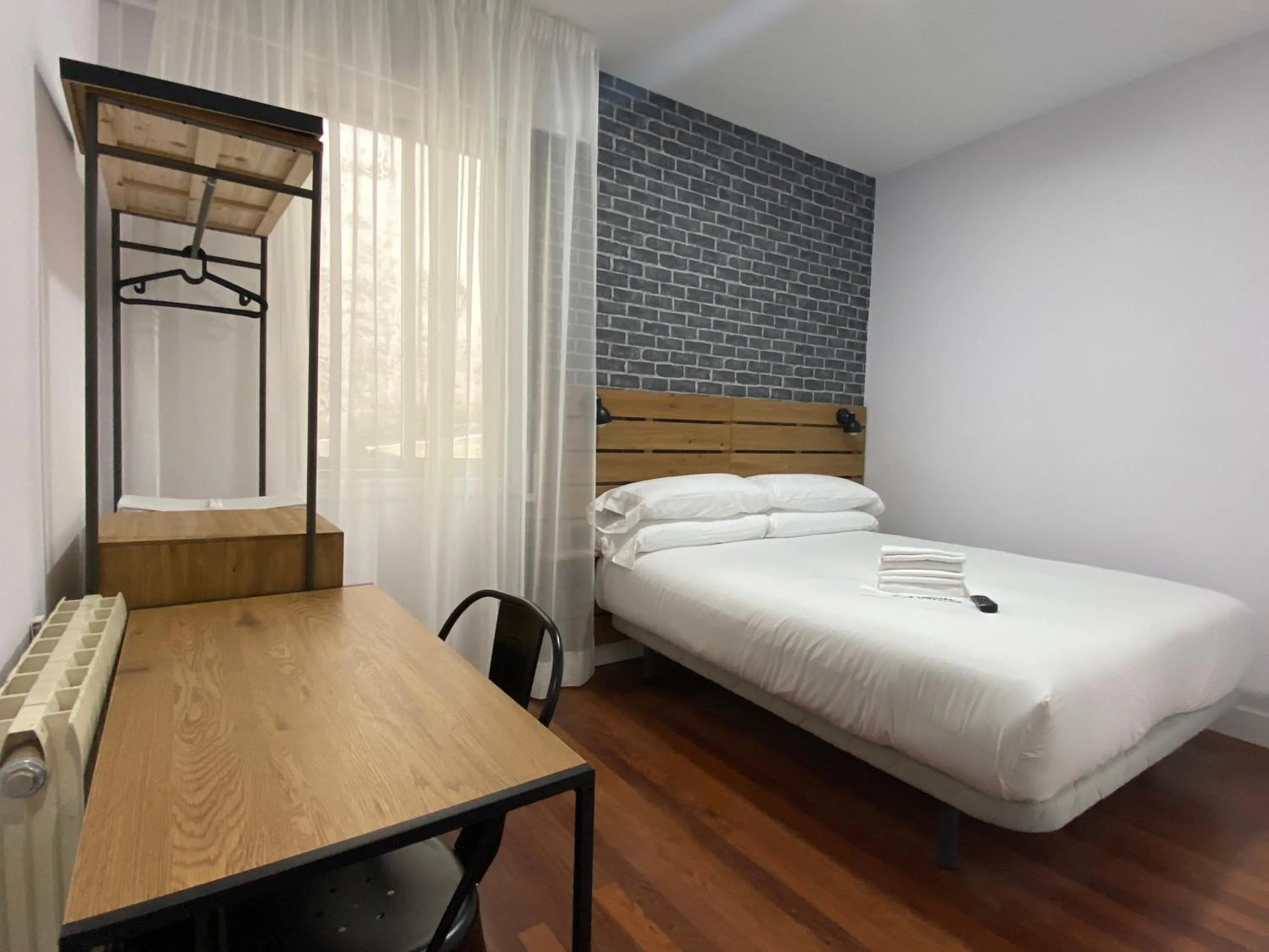 Photo of the whole room, Bed in Casual Mardones