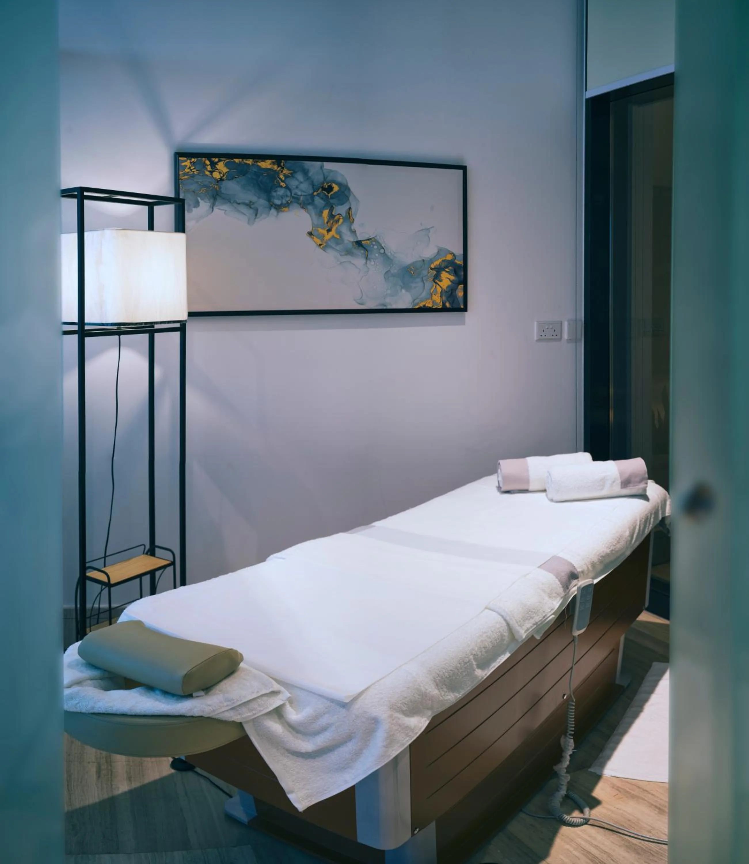 Massage, Bed in Boulevard Hotel Oman