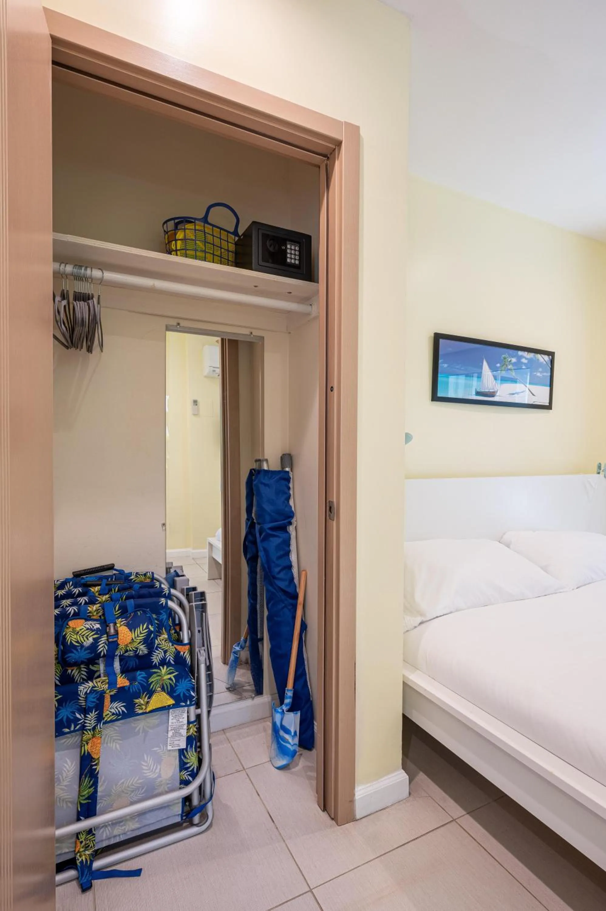 Bed in Casa Del Mar Master