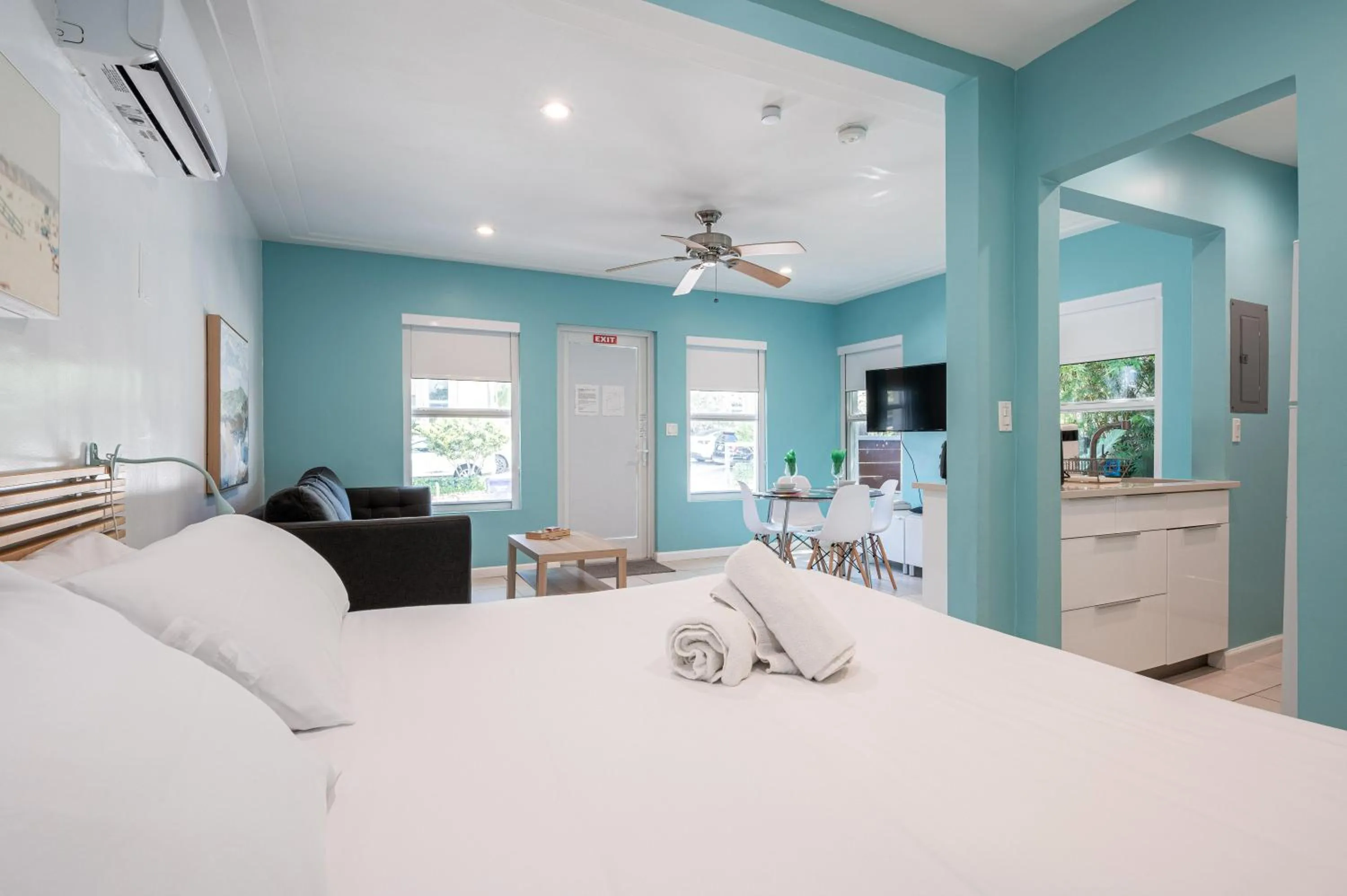 Bed in Casa Del Mar Master