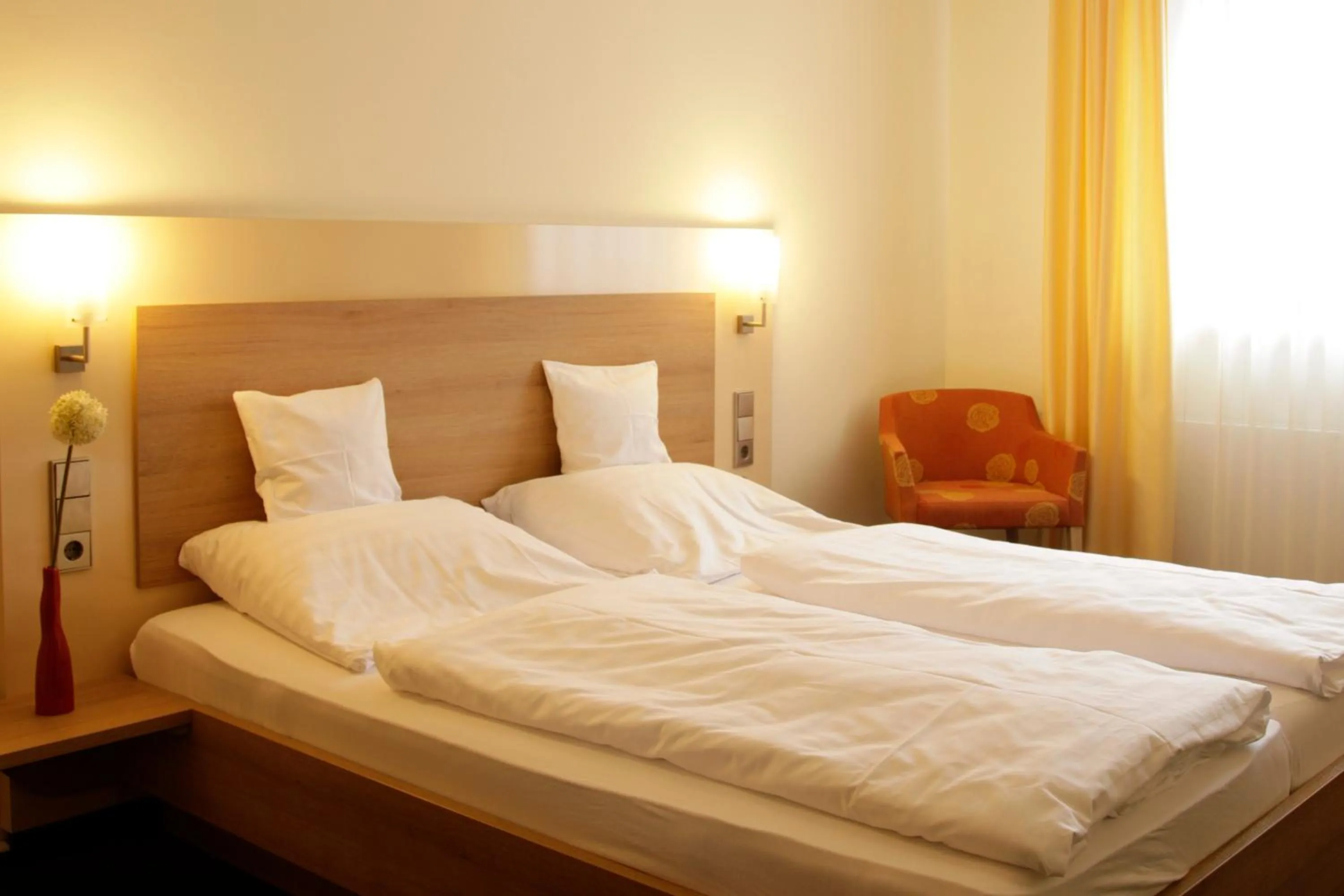 Day, Bed in Die Krone am Fluss - Landhotel Sindringen