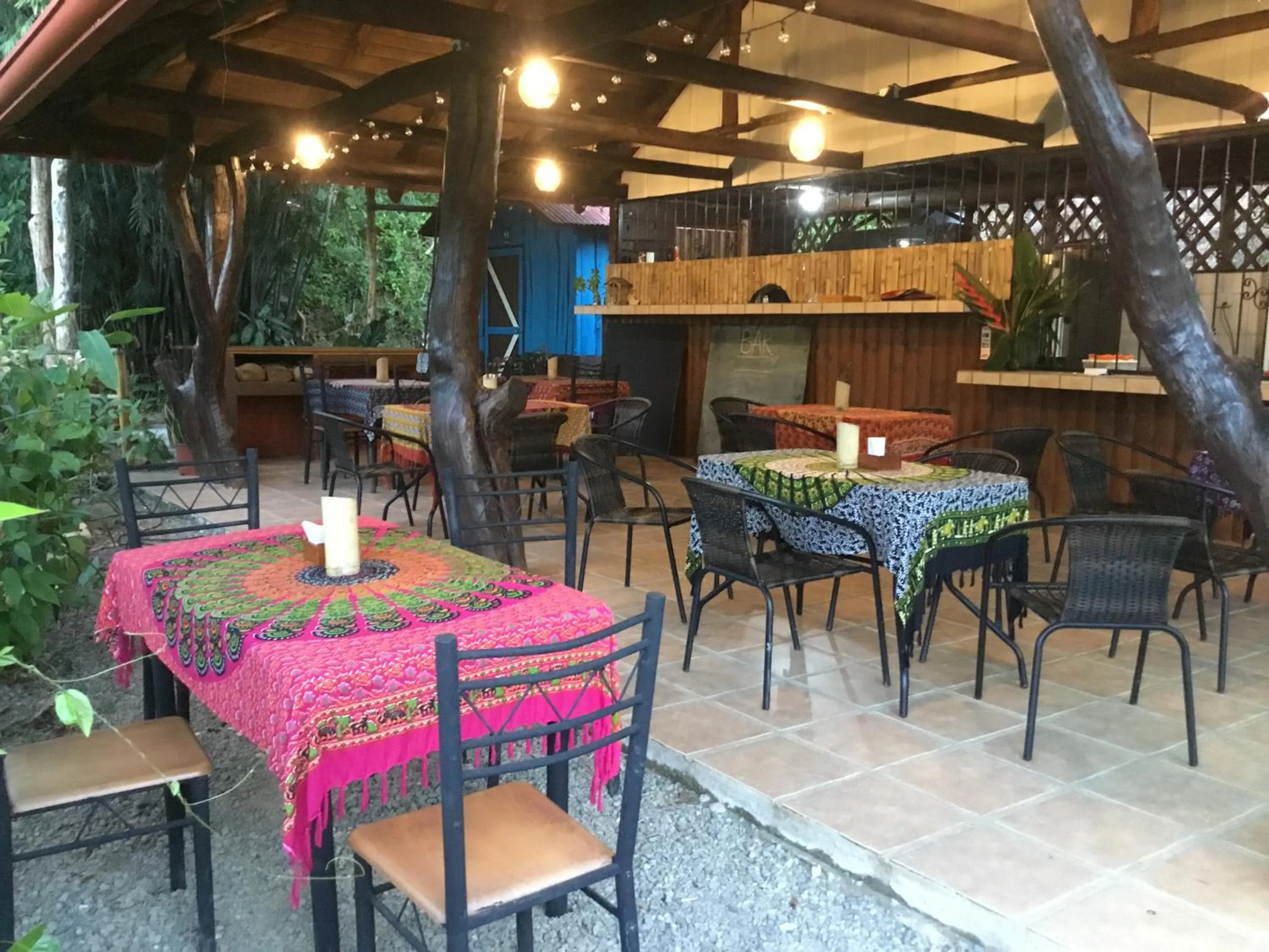 Restaurant/places to eat in Hotel Samsara