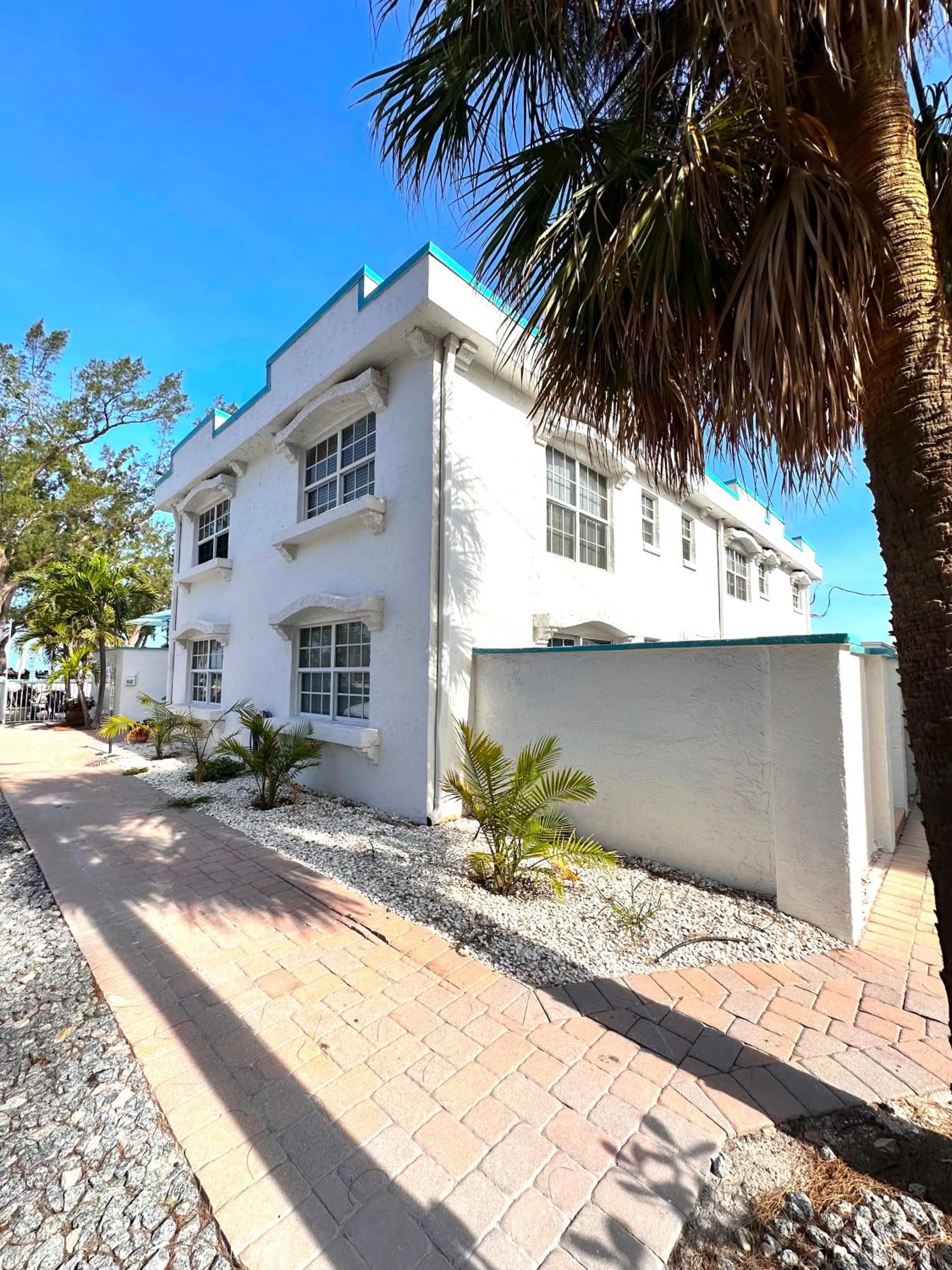 Property building in Alamanda Villas on Holmes Beach