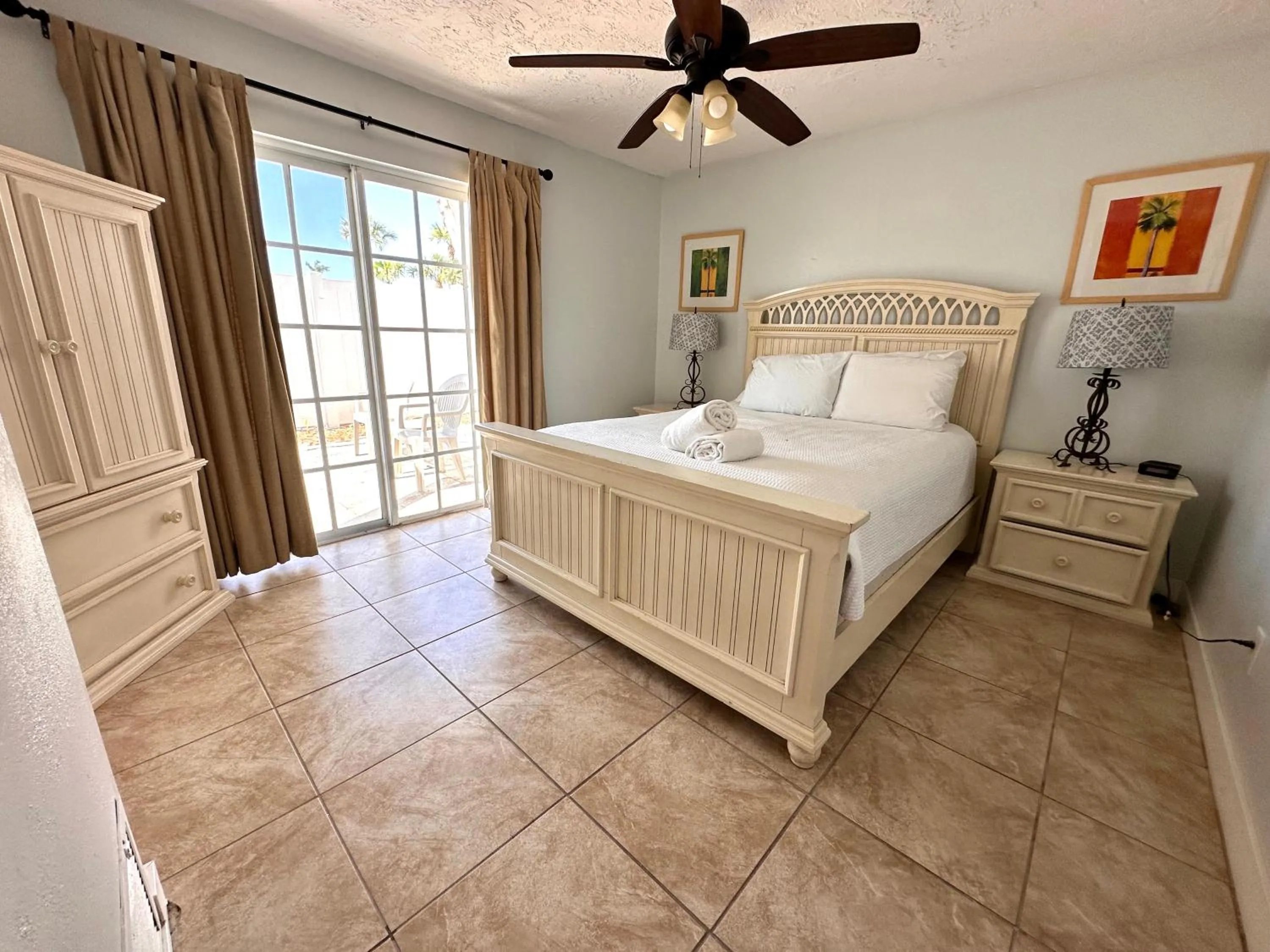 Bed in Alamanda Villas on Holmes Beach