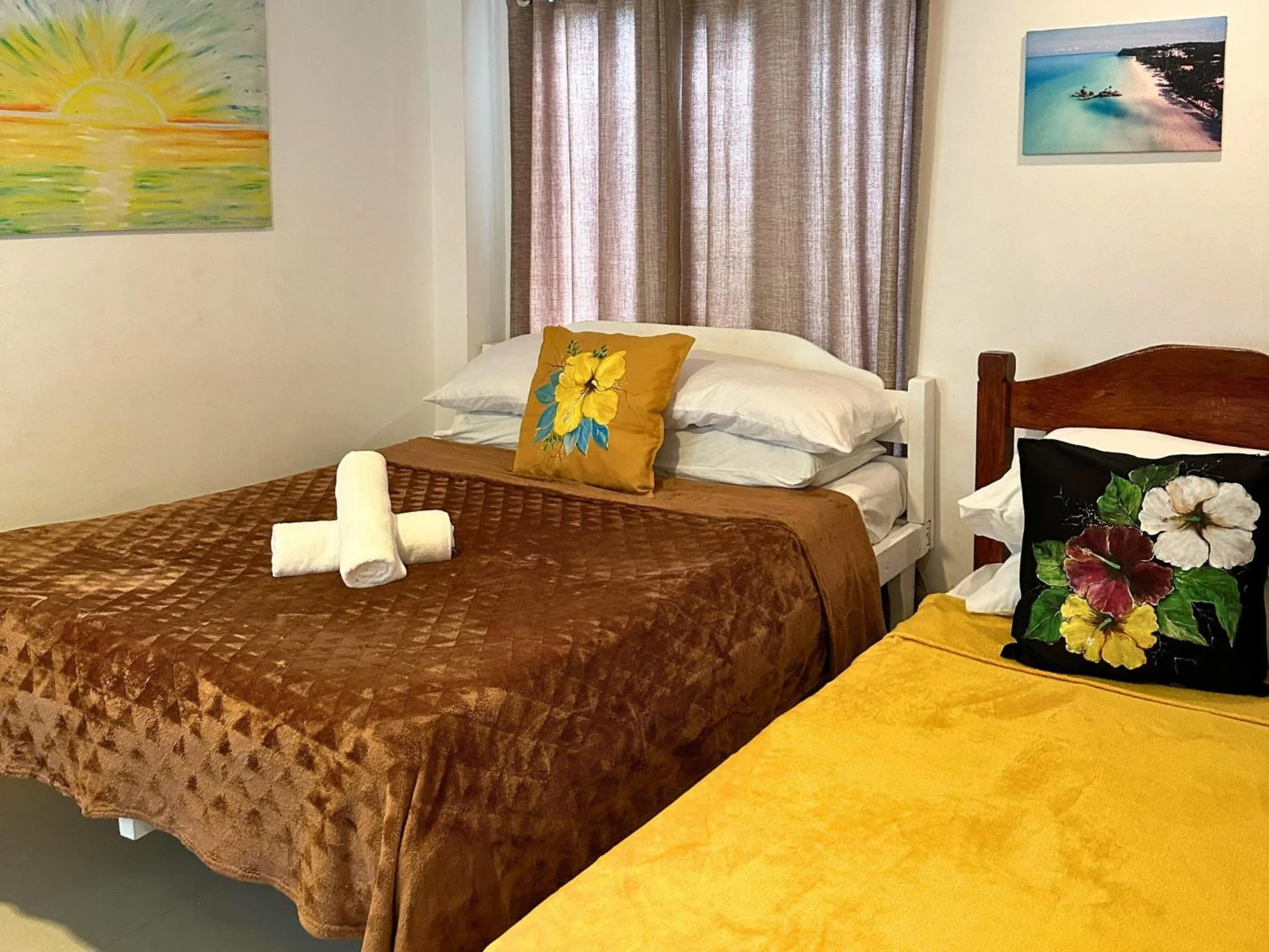 Bed in Niu Ohana East Bay Apartments