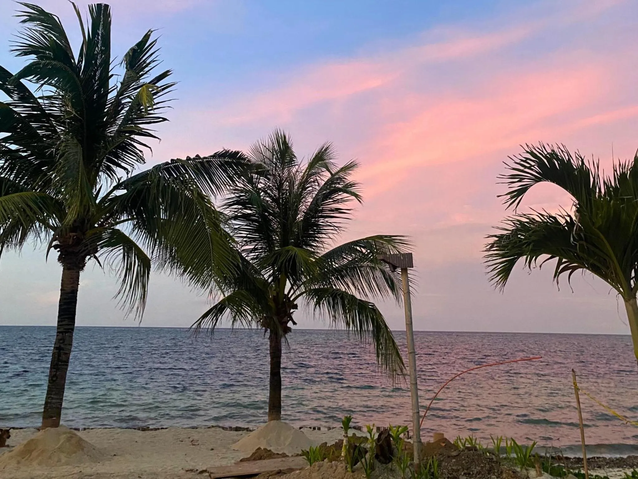 Swimming pool in Niu Ohana East Bay Apartments