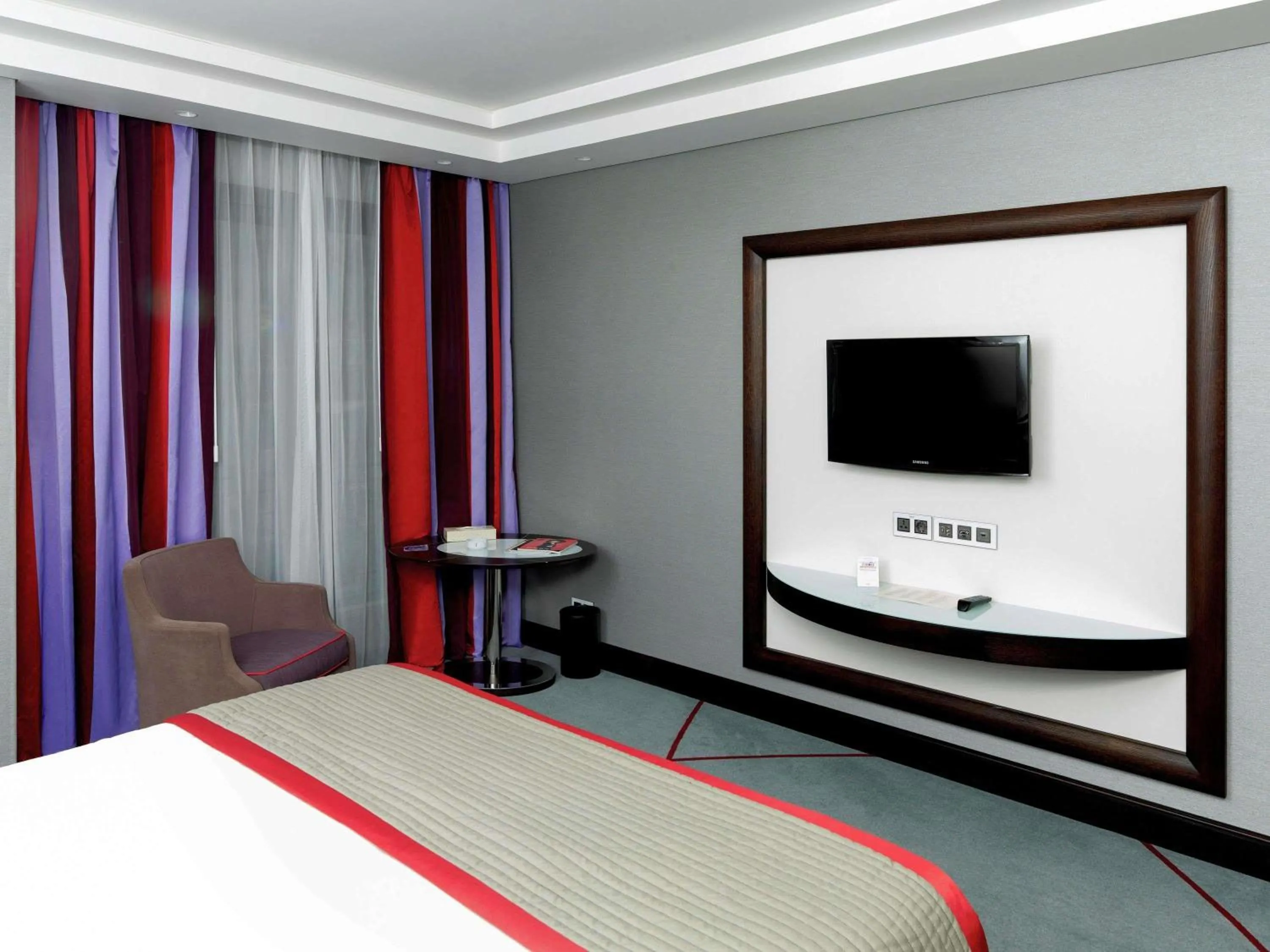 Bedroom, Bed in Sofitel Beirut Le Gabriel