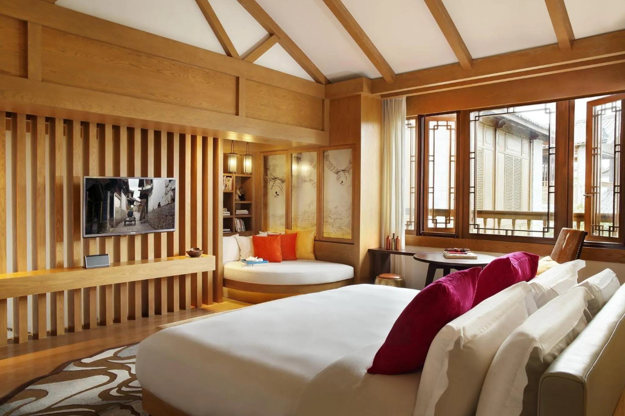 Photo of the whole room, Bed in Hotel Indigo Lijiang Ancient Town by IHG