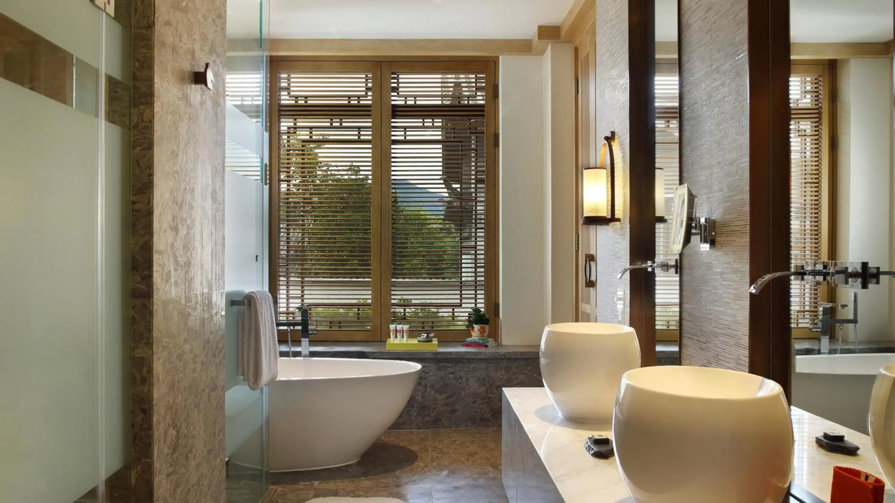 Standard Twin Room in Hotel Indigo Lijiang Ancient Town by IHG Standard Twin Room in Hotel Indigo Lijiang Ancient Town by IHG