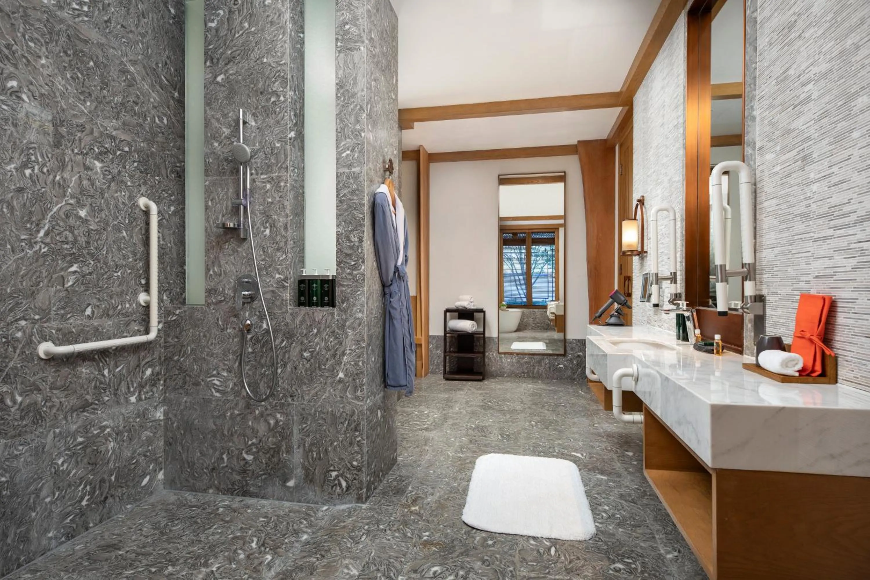 Photo of the whole room in Hotel Indigo Lijiang Ancient Town by IHG