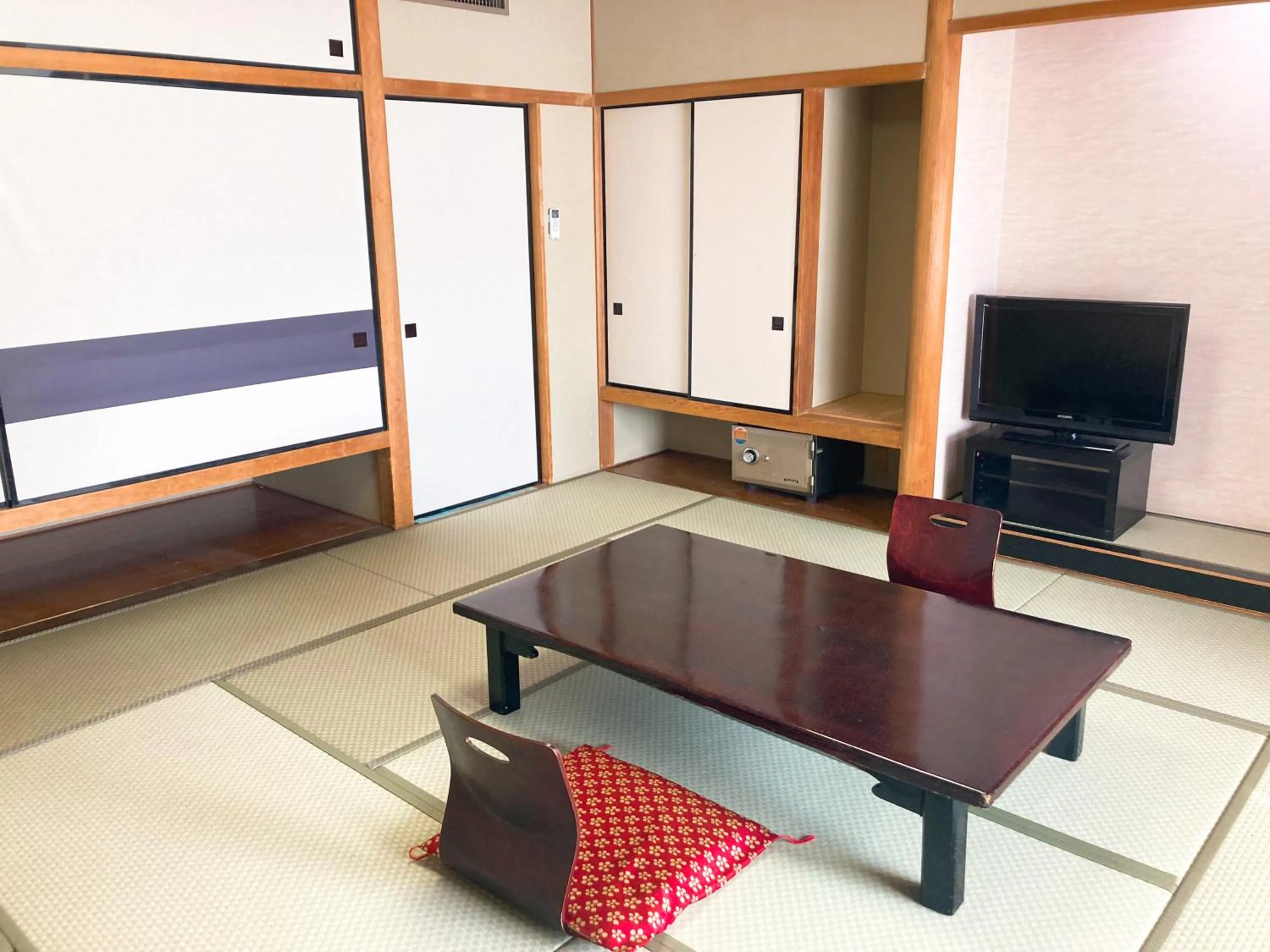 Photo of the whole room in Hotel Kimiyoshi