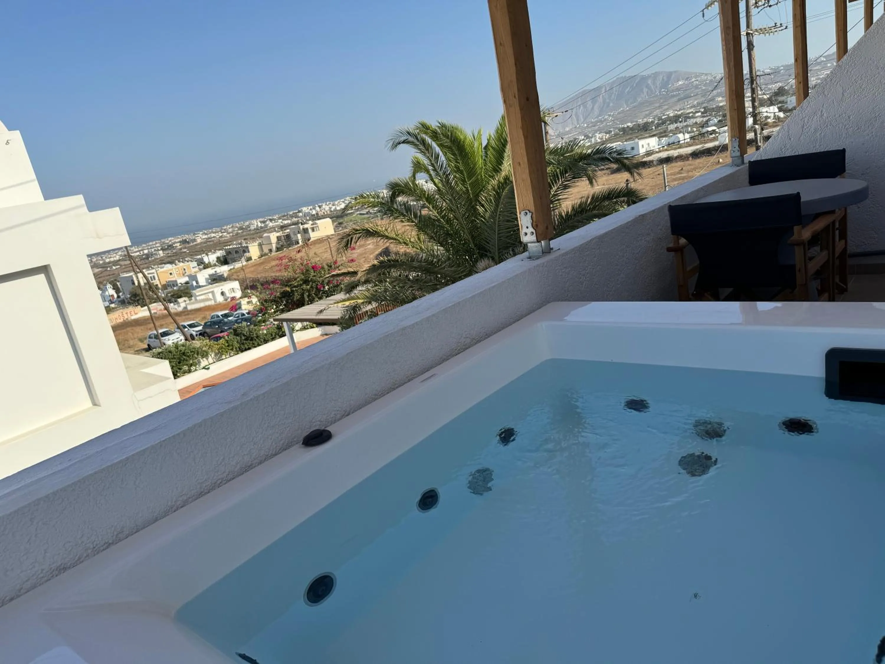 Hot Tub in The Noverian Bios Santorini