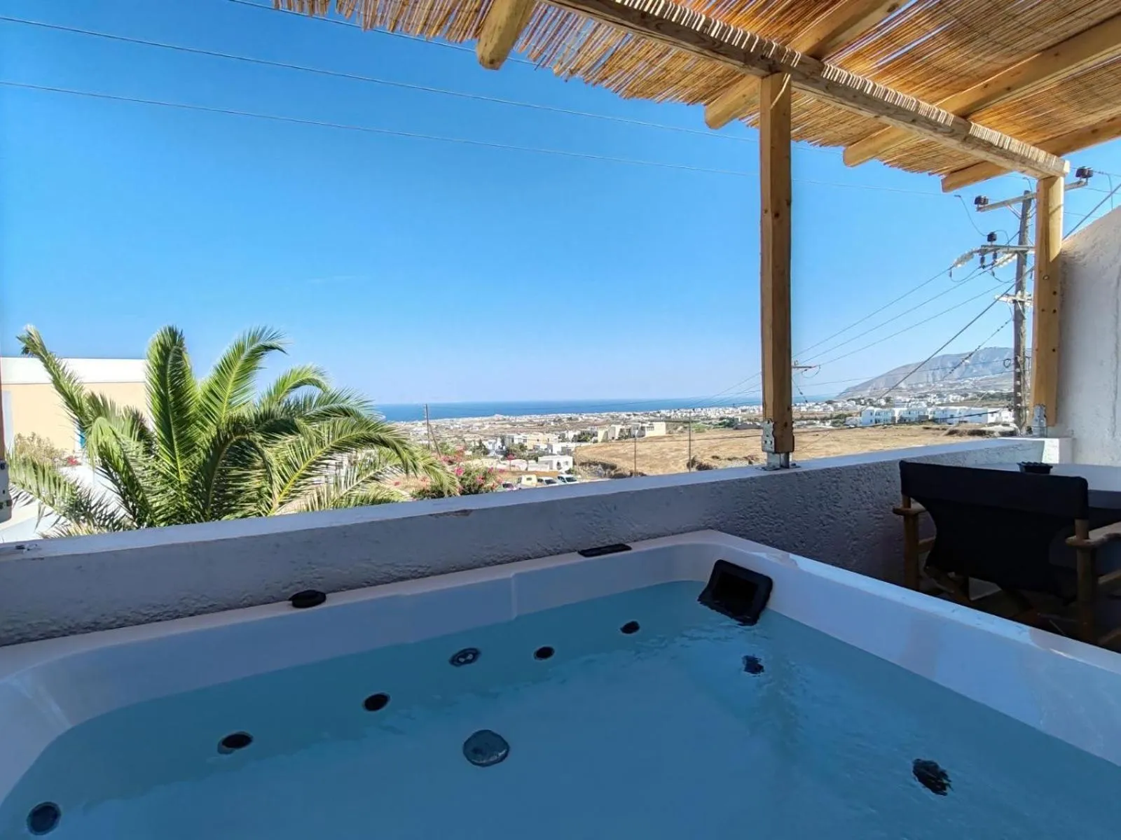 Hot Tub in The Noverian Bios Santorini