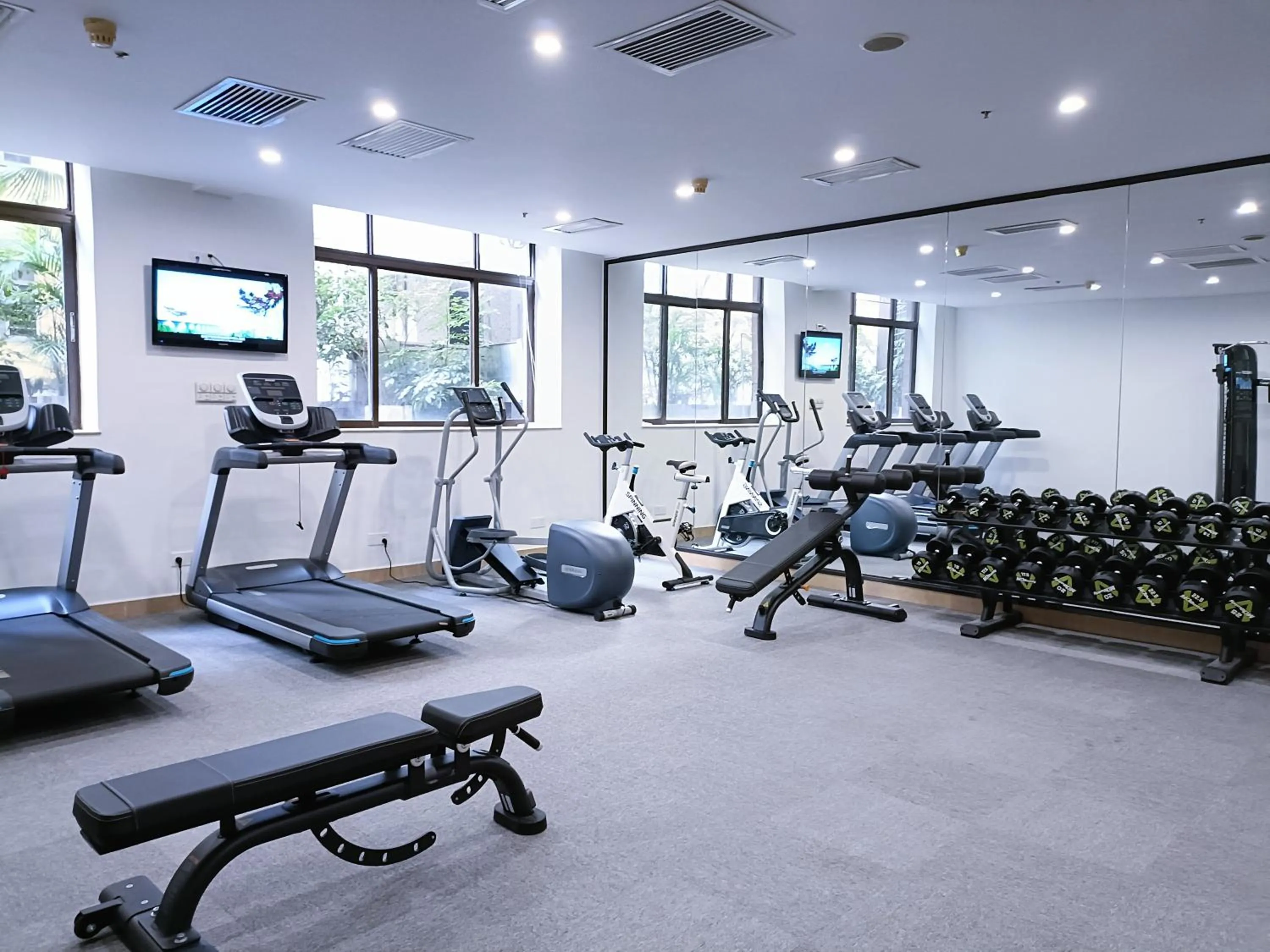Fitness centre/facilities in Guangdong Hotel