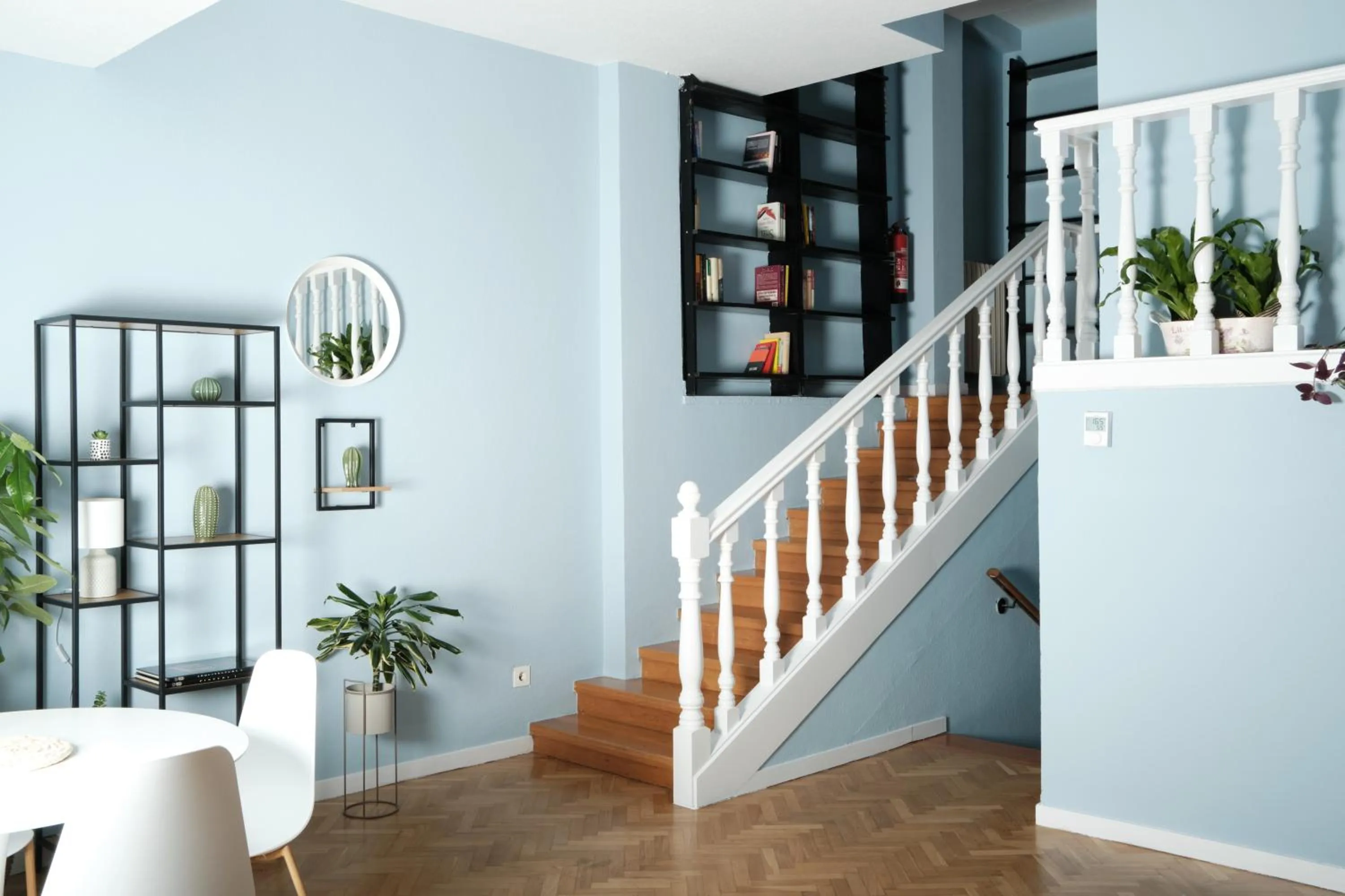 Library in HOSTEL Rua 35