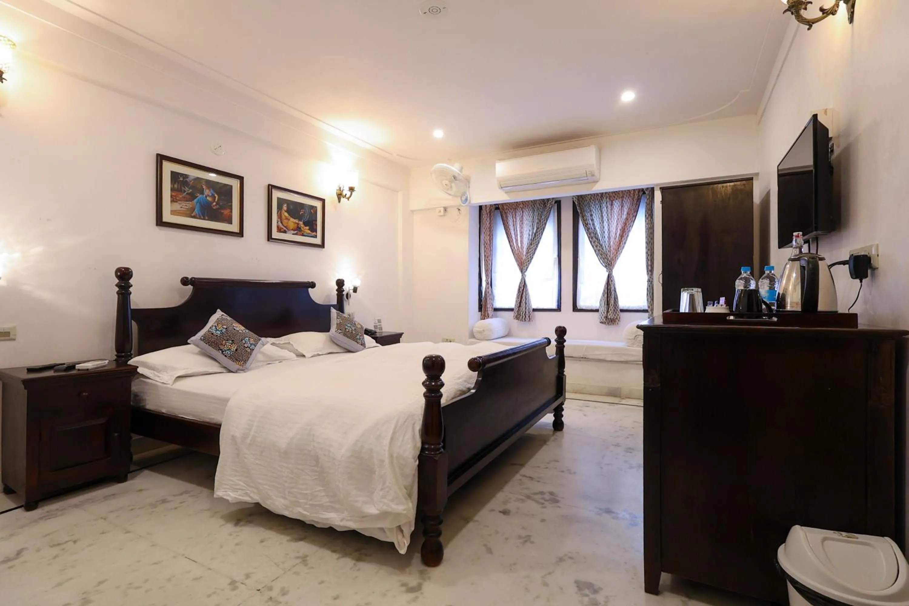 Bed in Kotra Haveli A Boutique Hotel by Lake Pichola