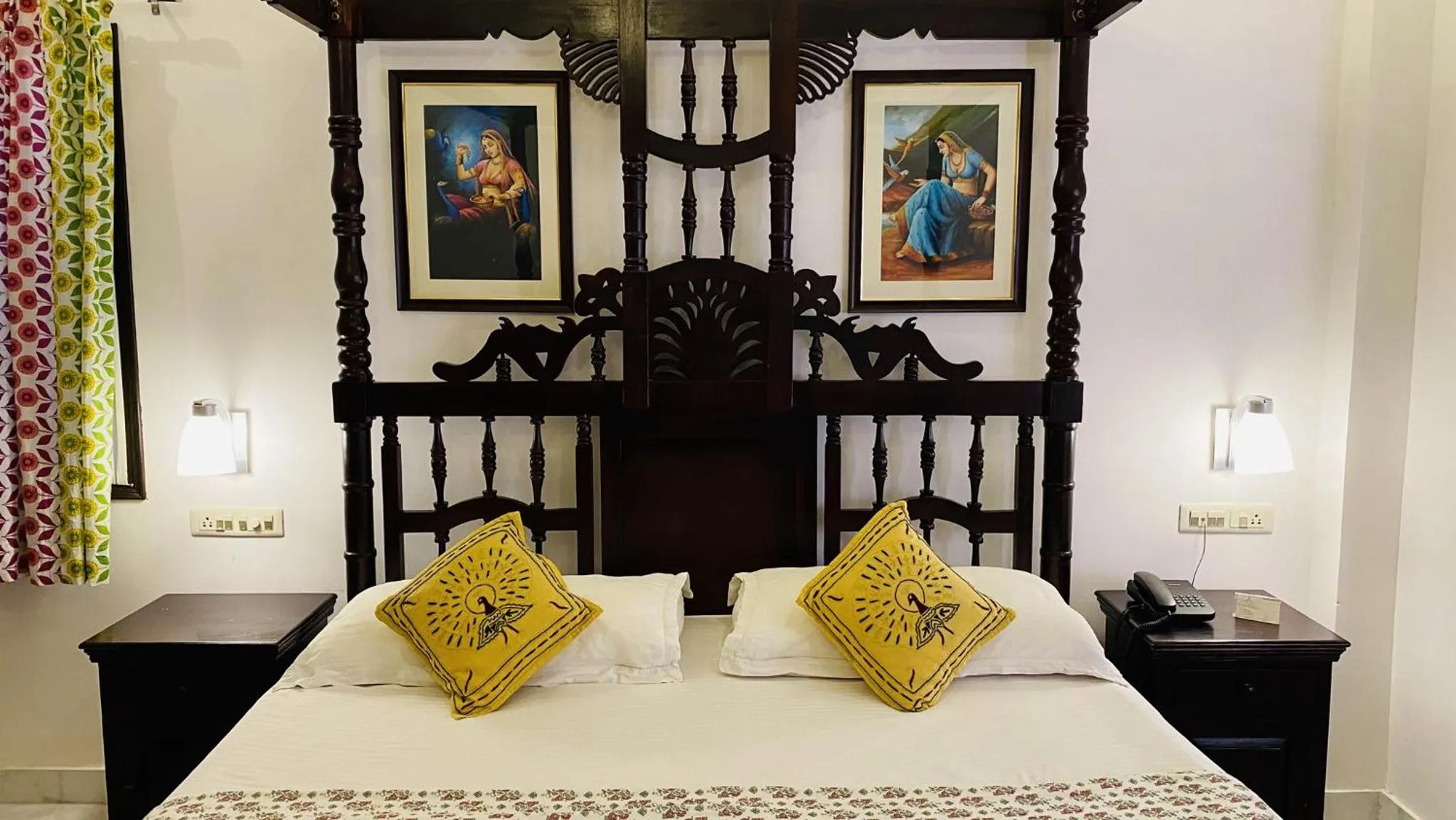 Bed in Kotra Haveli A Boutique Hotel by Lake Pichola