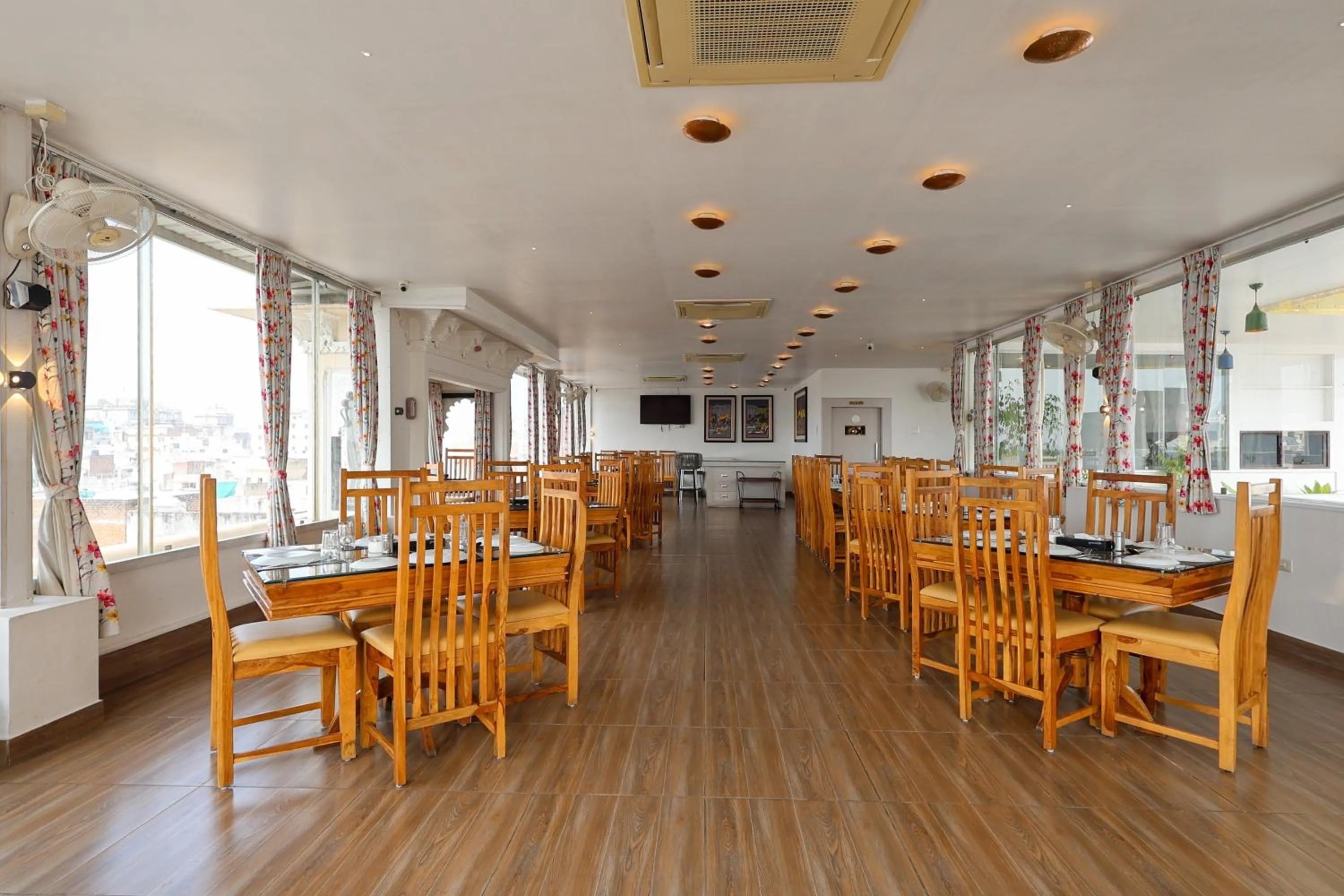 Restaurant/places to eat in Kotra Haveli A Boutique Hotel by Lake Pichola