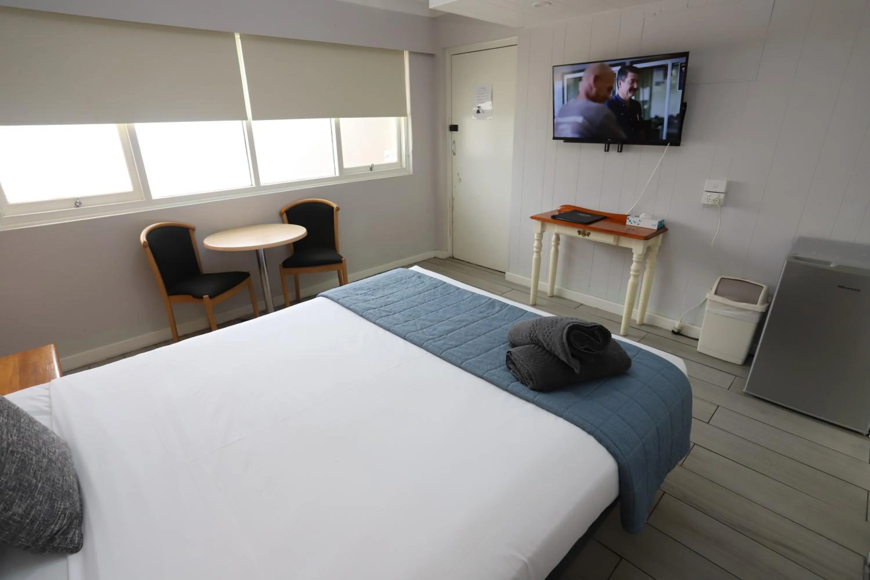 TV and multimedia, Bed in Sleepy Hill Motor Inn