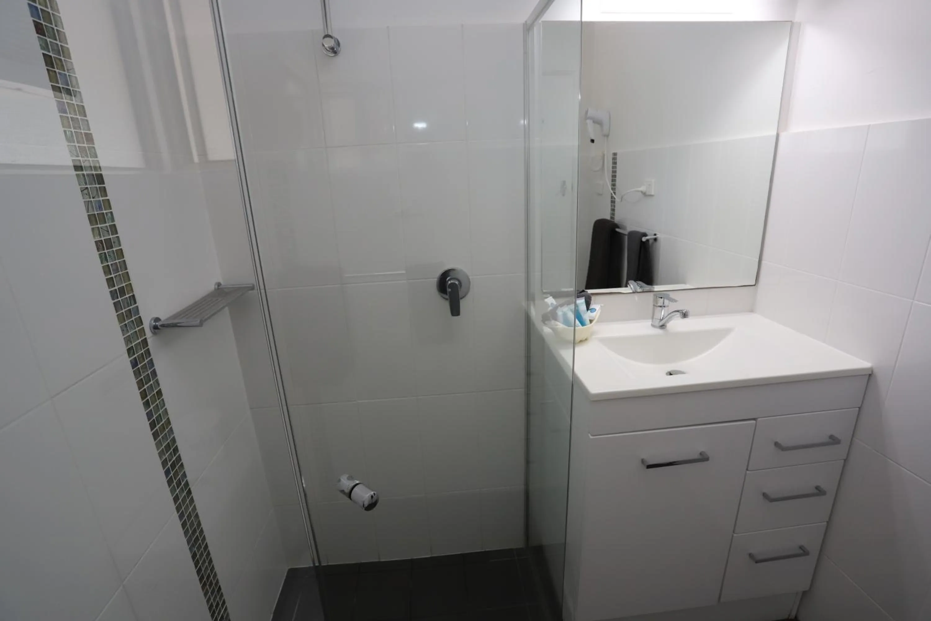 Bathroom in Sleepy Hill Motor Inn