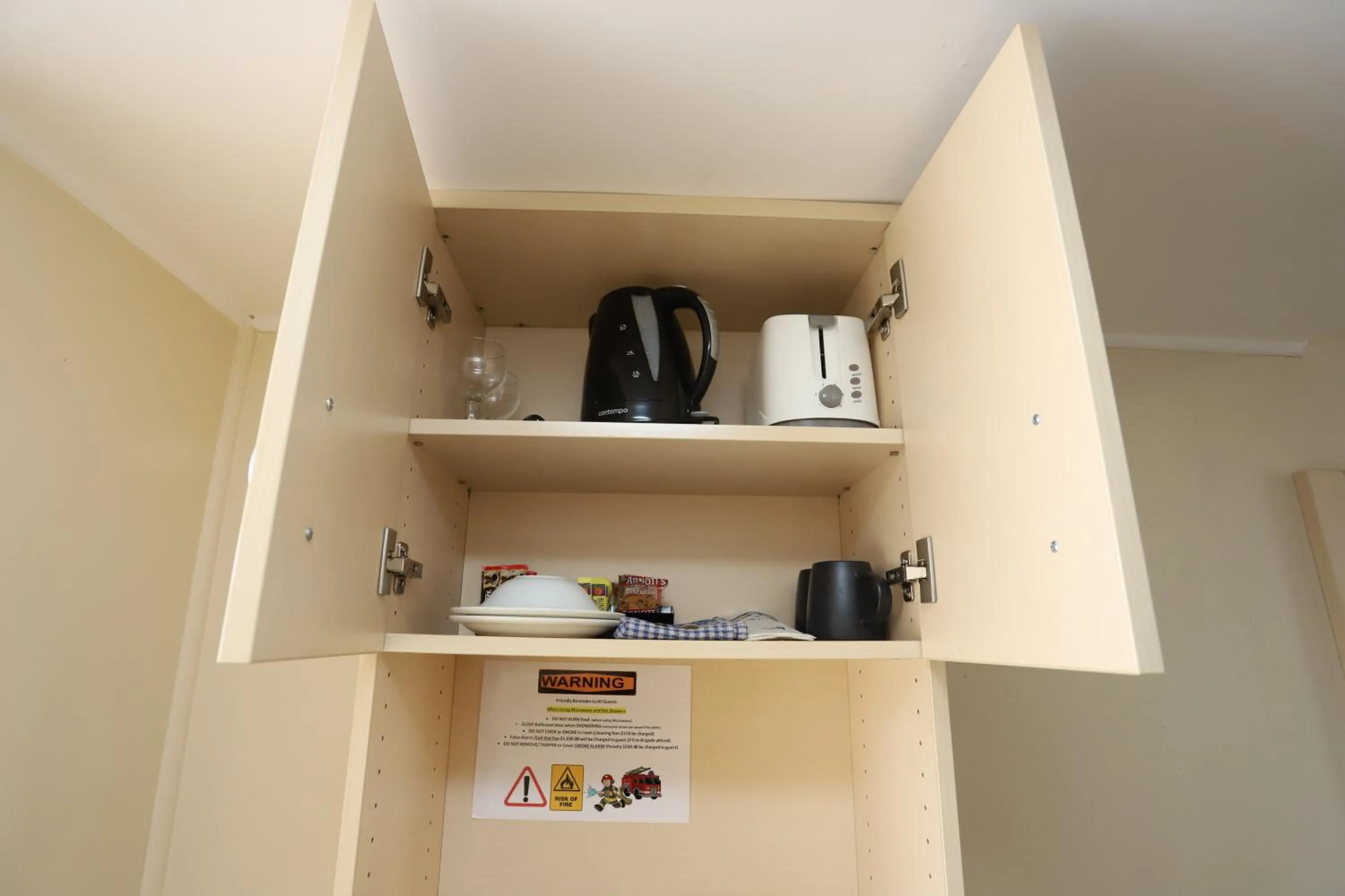 Coffee/tea facilities in Sleepy Hill Motor Inn