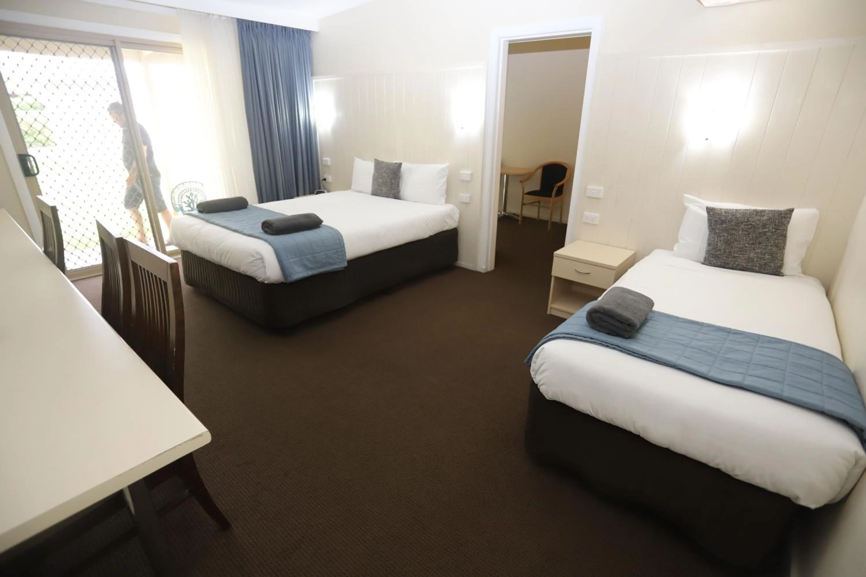 Bed in Sleepy Hill Motor Inn