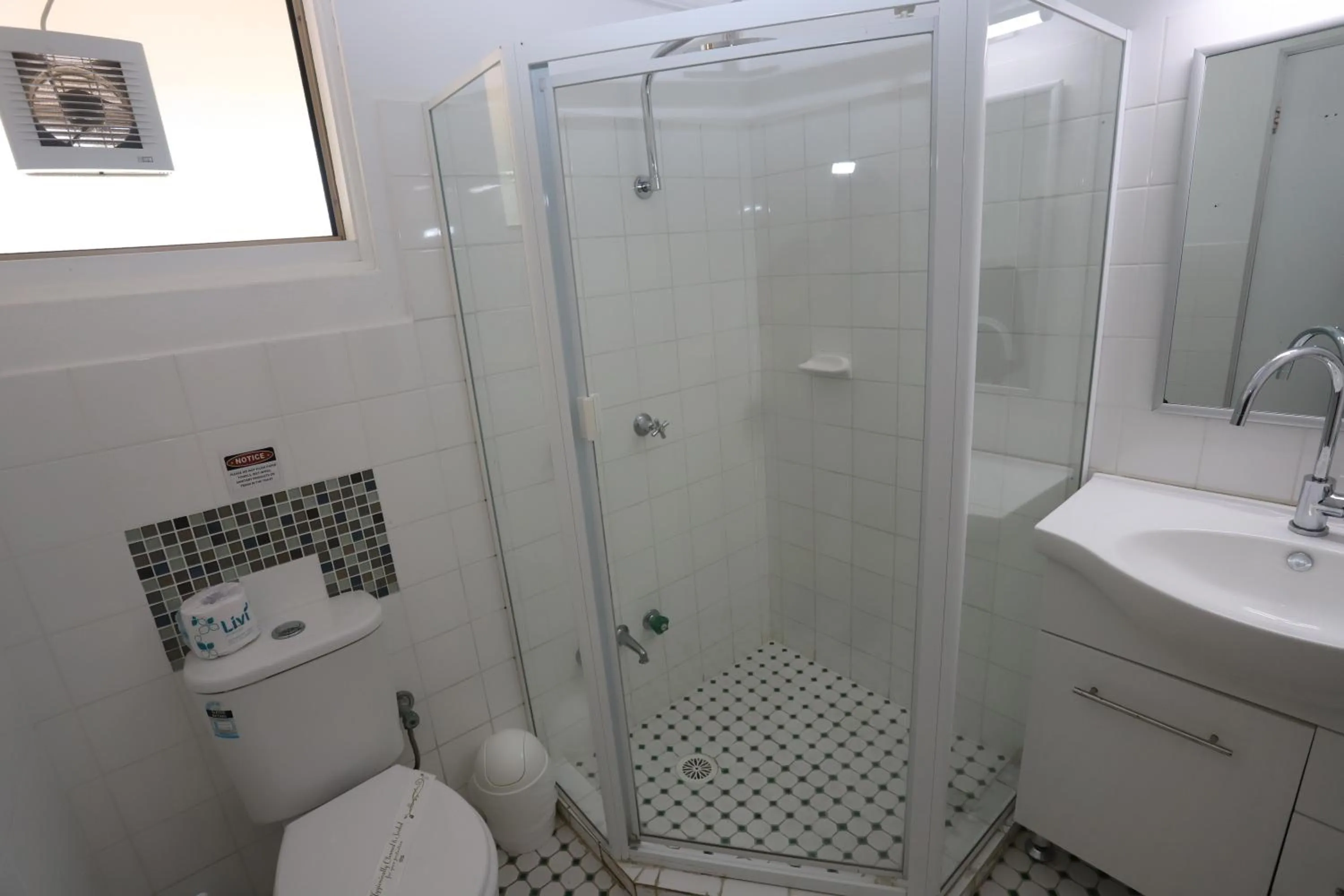 Bathroom in Sleepy Hill Motor Inn