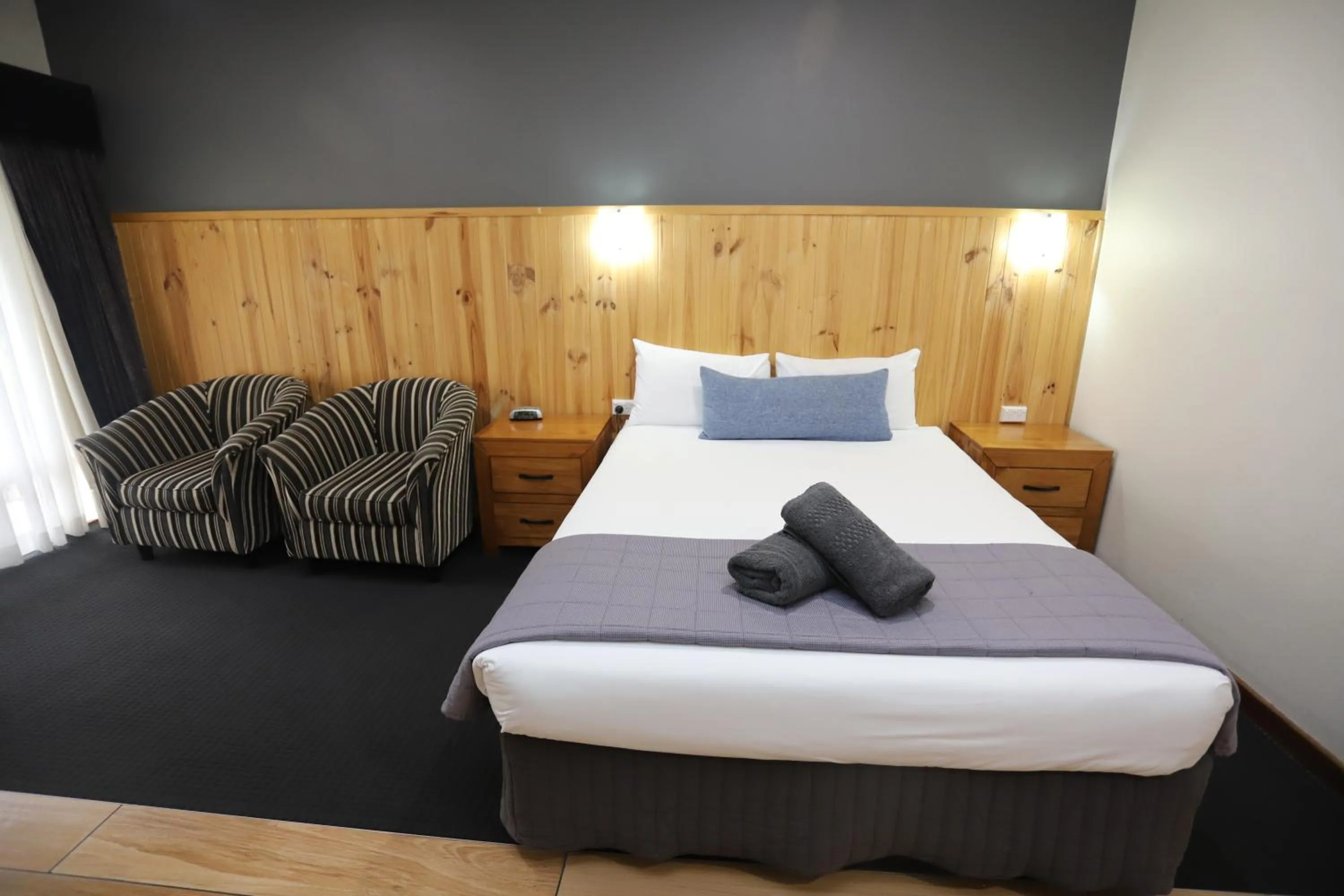 Photo of the whole room, Bed in Sleepy Hill Motor Inn