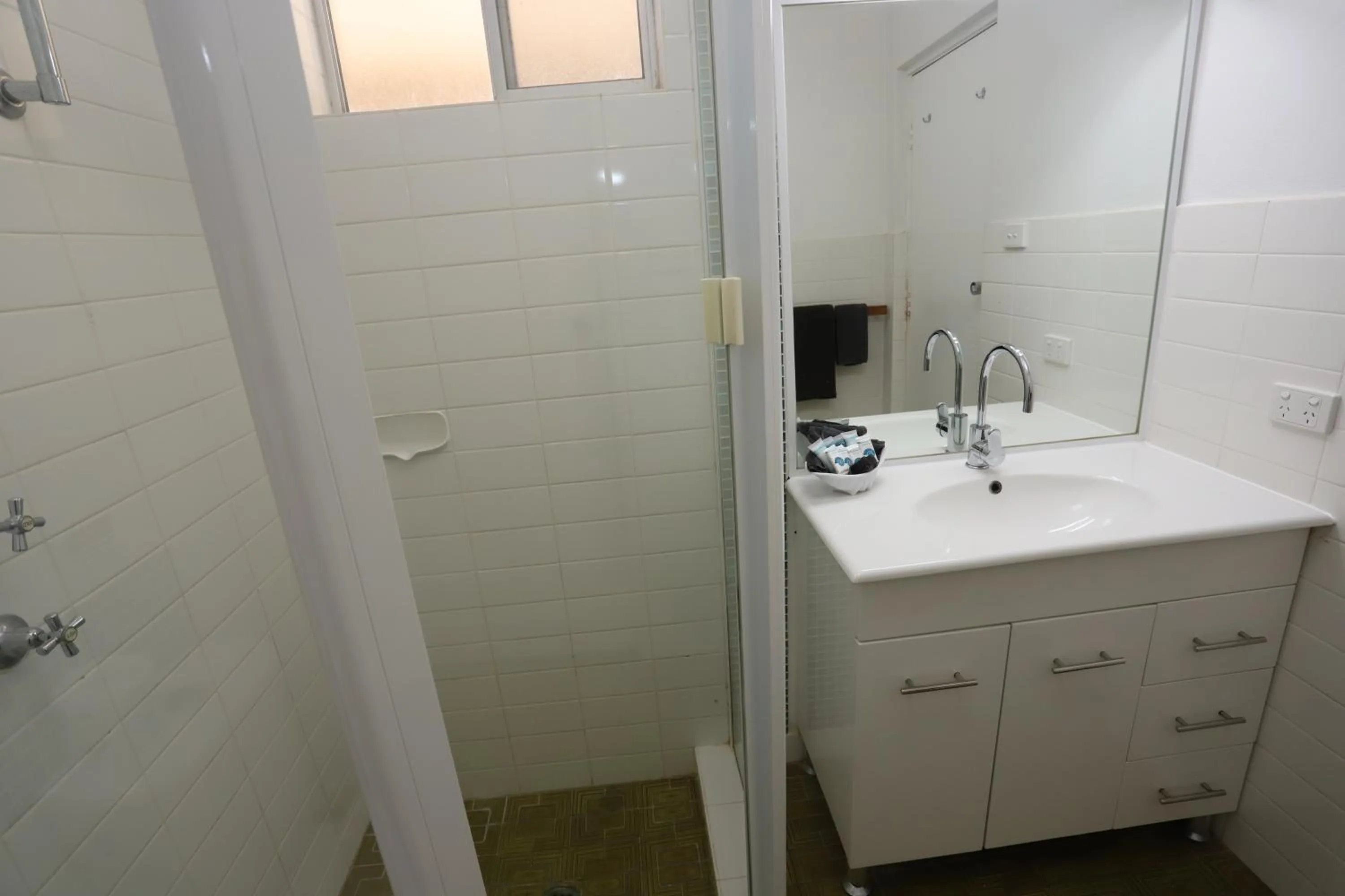 Bathroom in Sleepy Hill Motor Inn