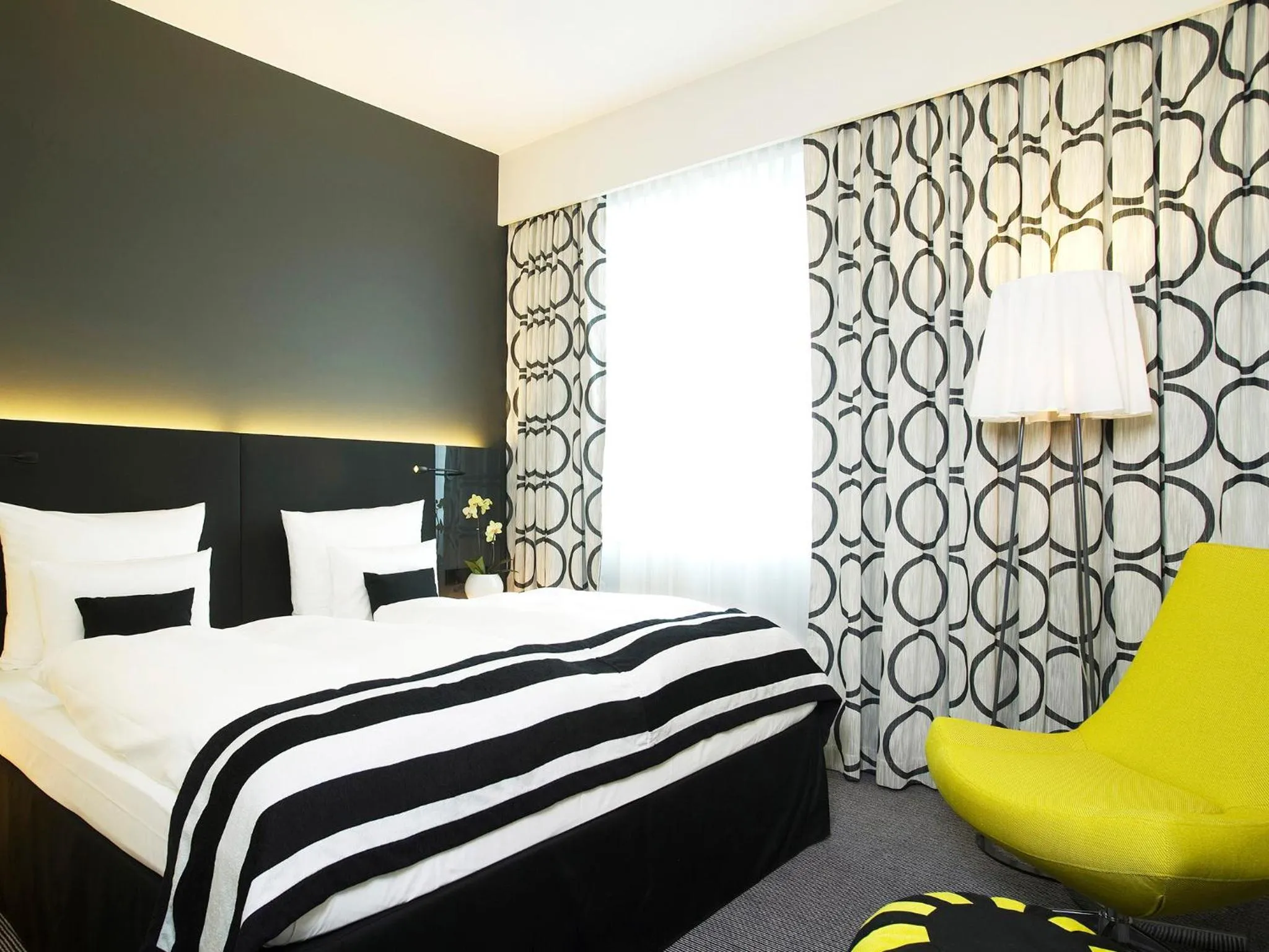 Photo of the whole room, Bed in Vienna House by Wyndham Andel's Berlin