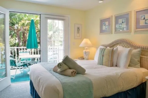 Bed in Siesta Palms By the Beach