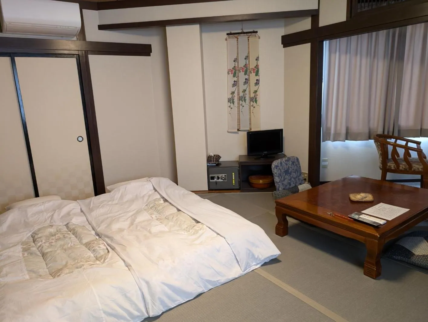 Photo of the whole room, Bed in Oyado Nozawaya