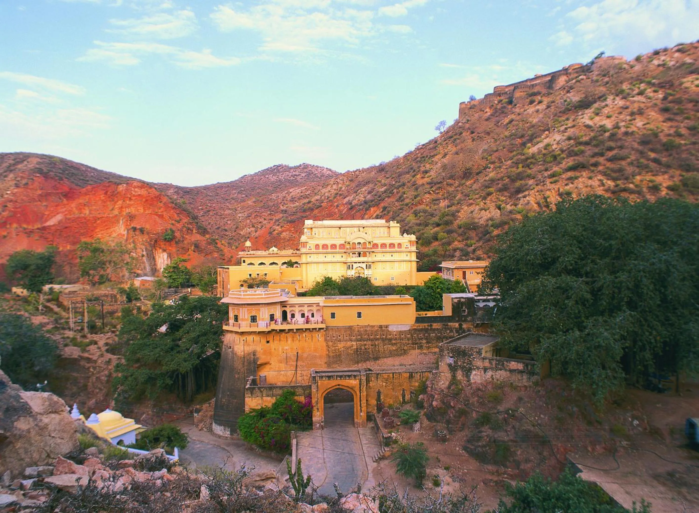 Area and facilities in Samode Palace