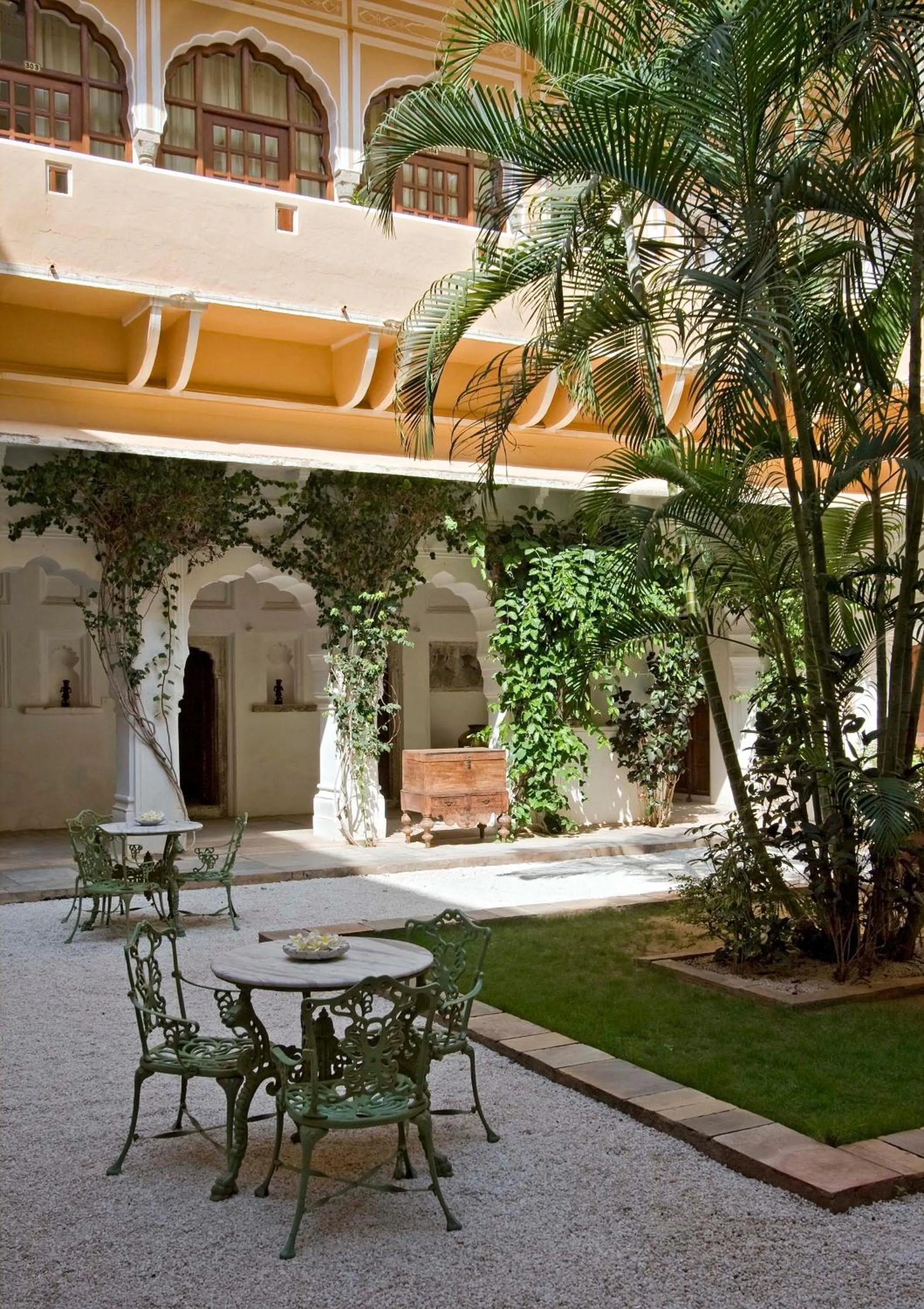 Area and facilities in Samode Palace