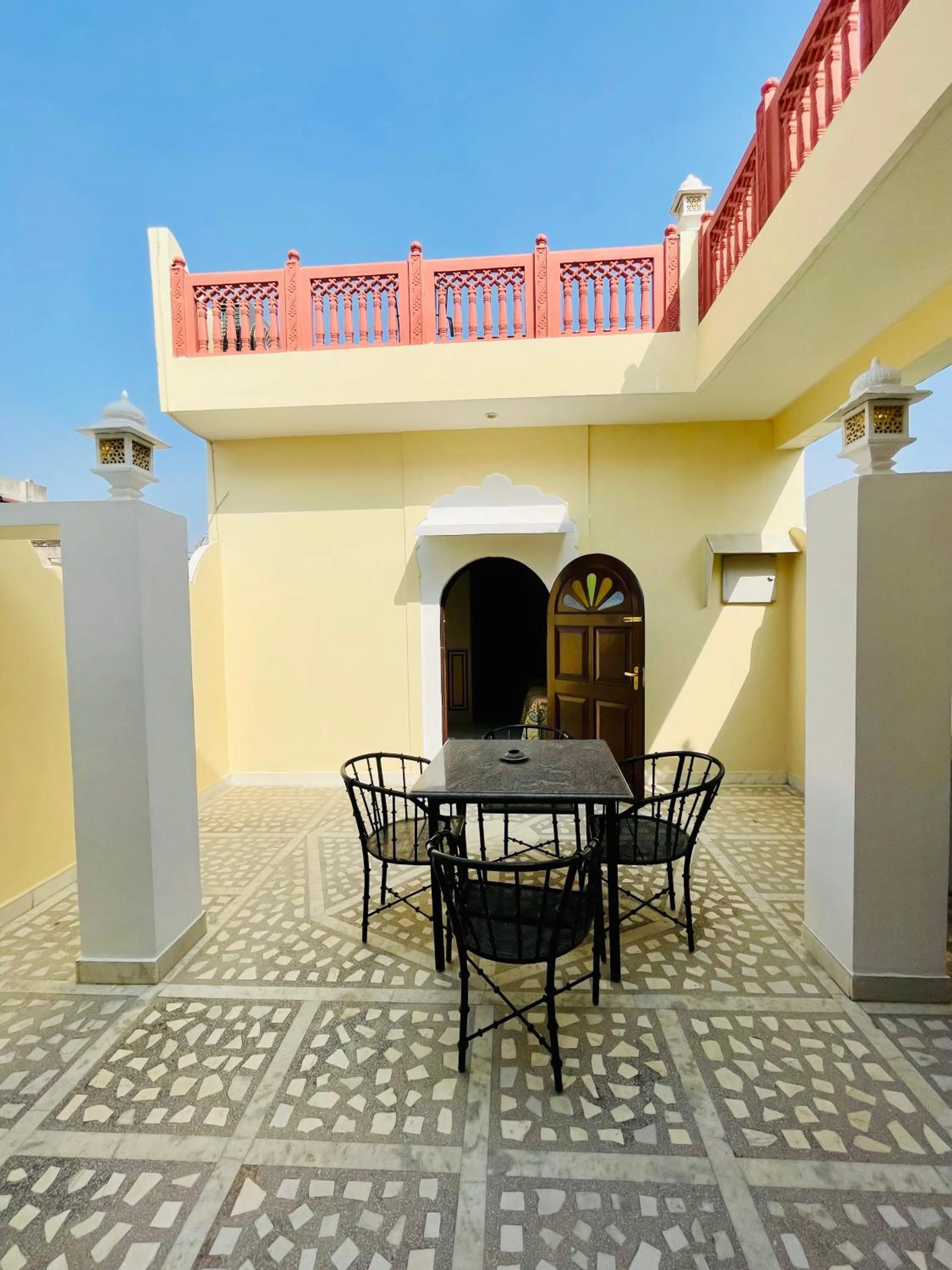 Seating area in Khatu Haveli