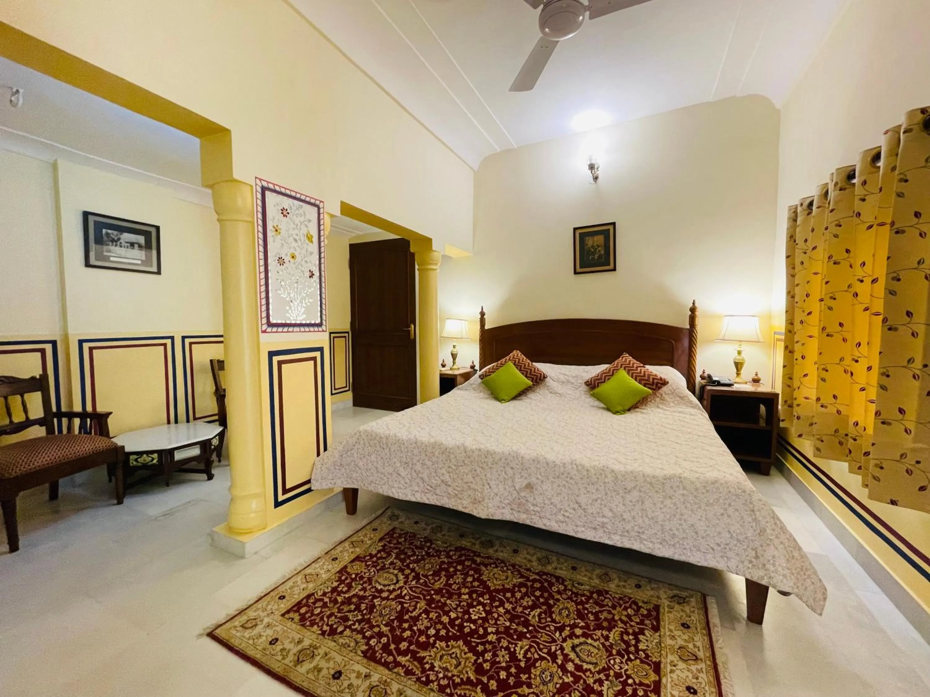Bedroom, Bed in Khatu Haveli