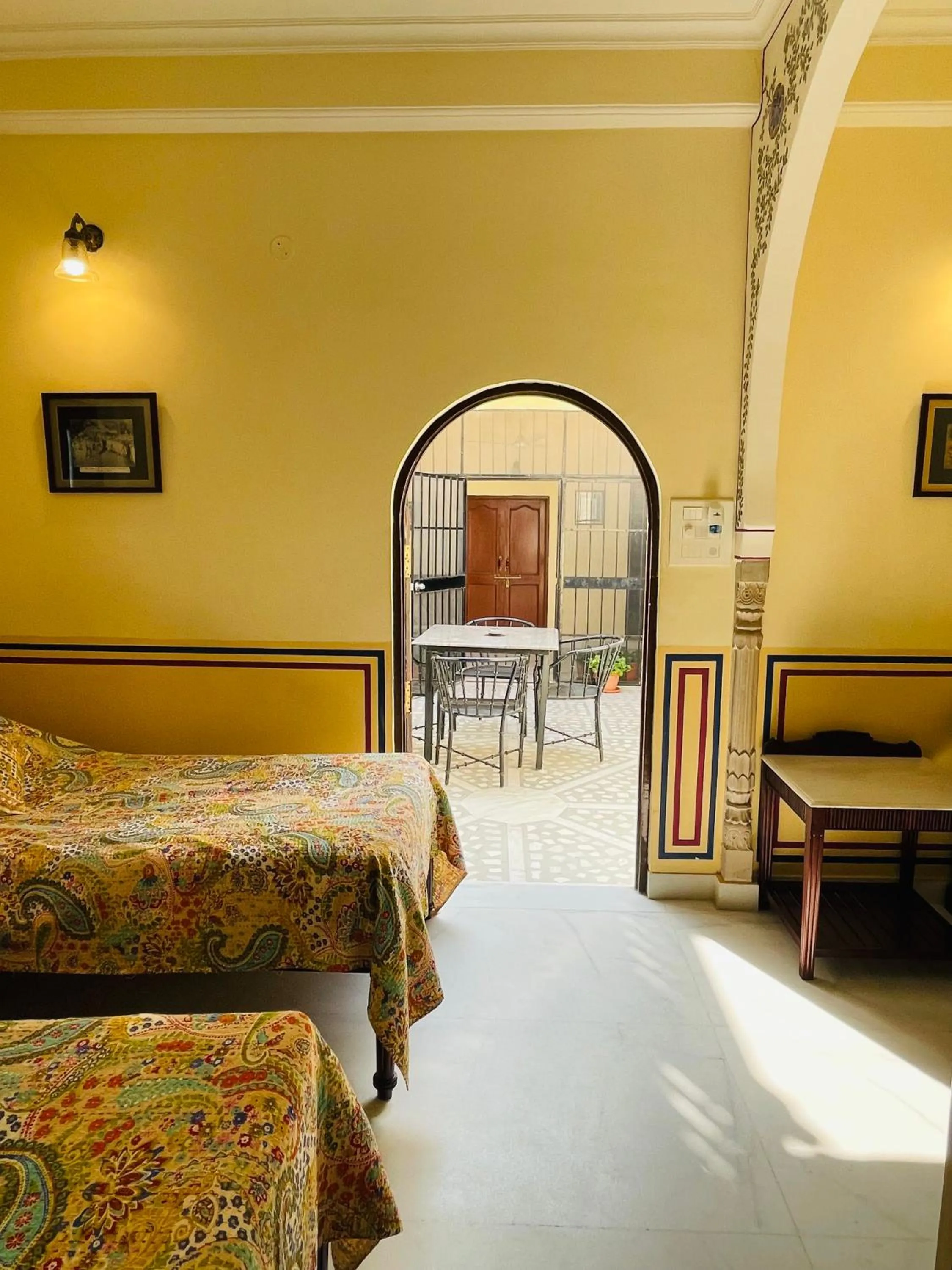 Bedroom, Bed in Khatu Haveli