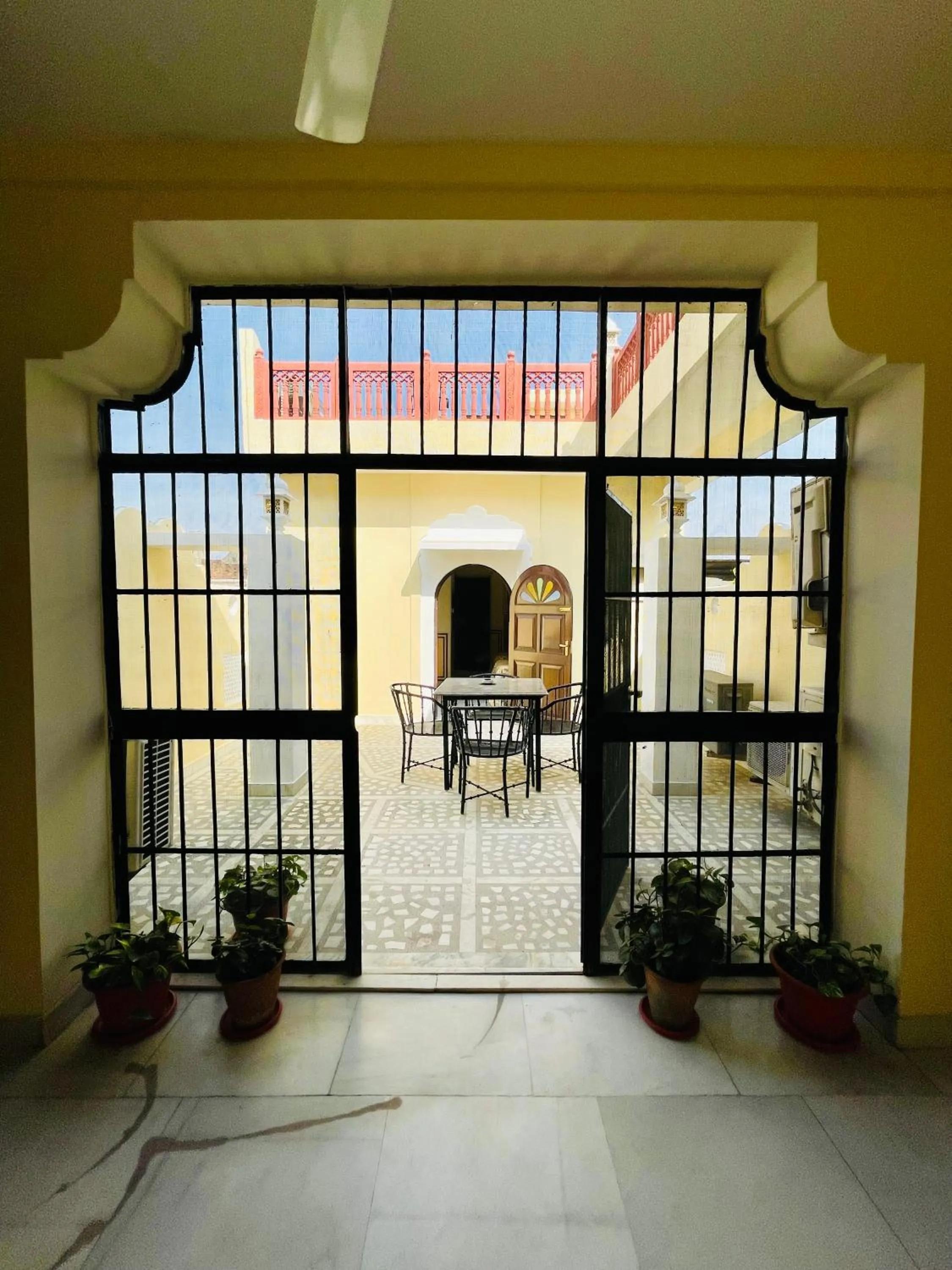 Seating area in Khatu Haveli