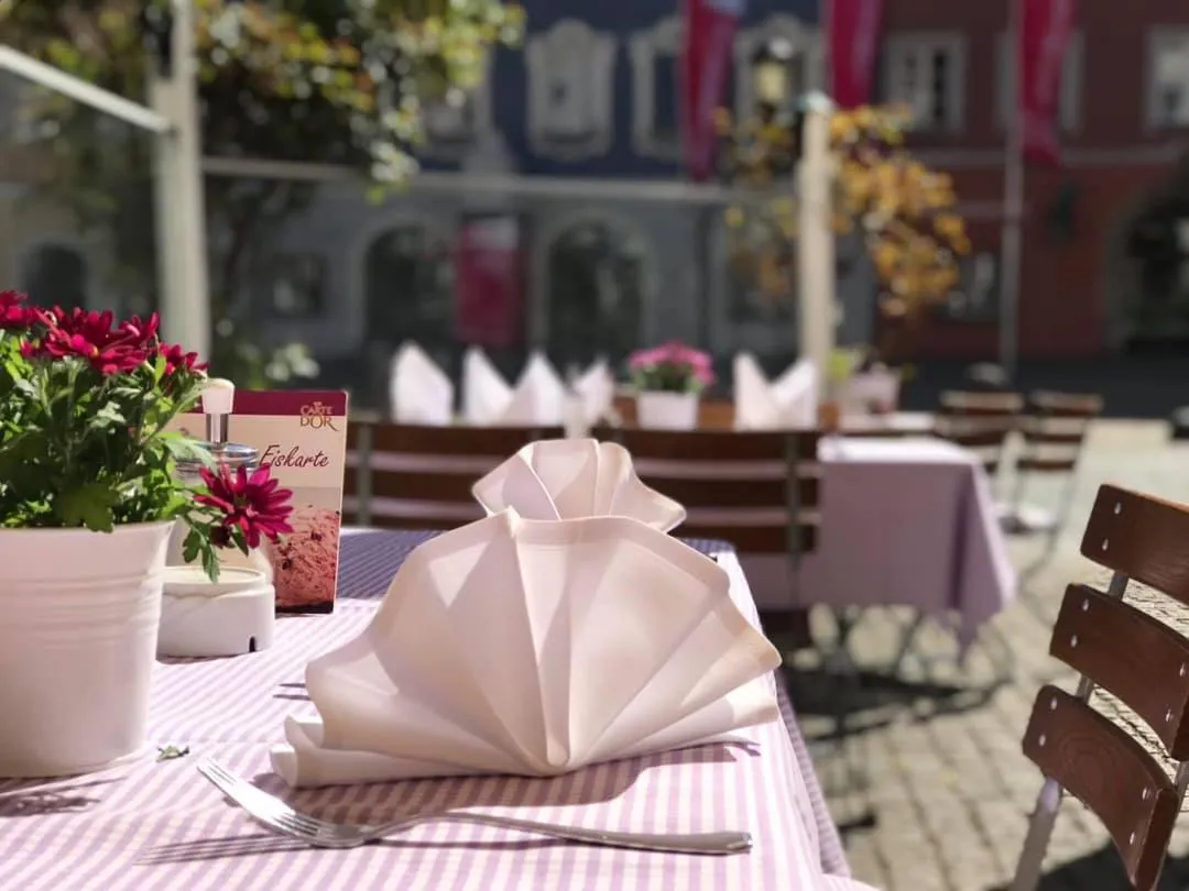 Restaurant/places to eat in Hotel Post