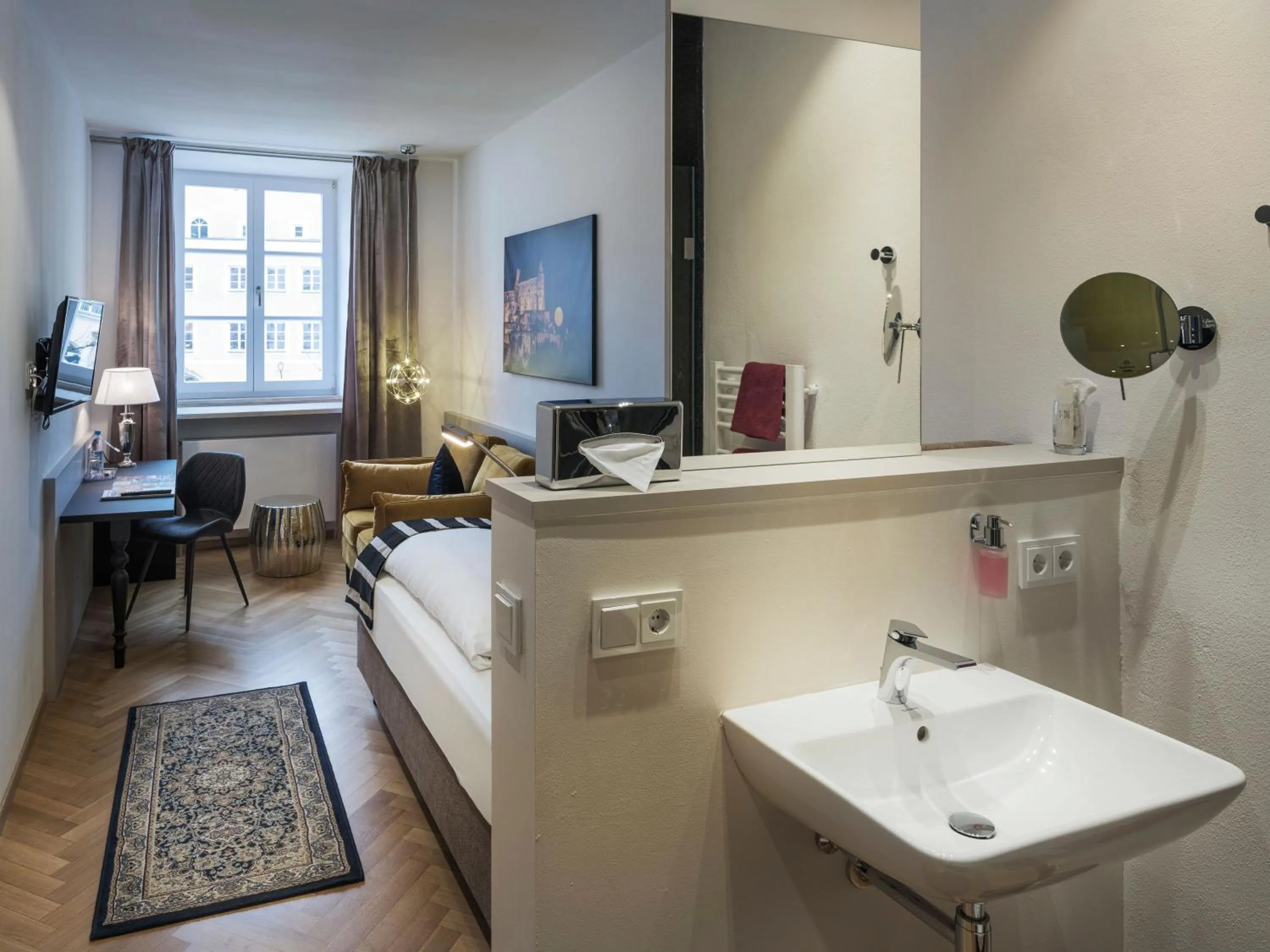 Bathroom in Hotel Post