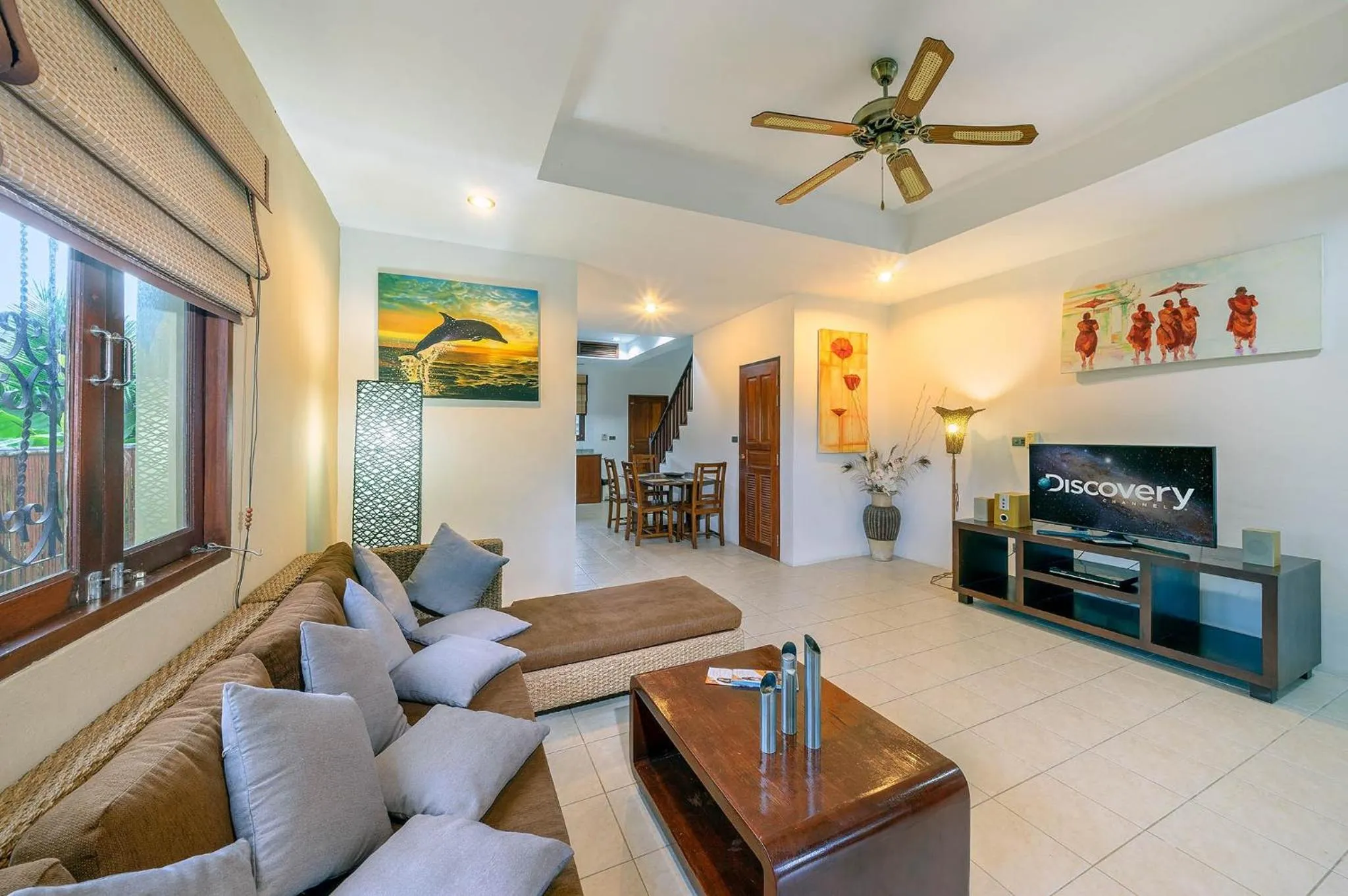 Living room in Temple Gardens