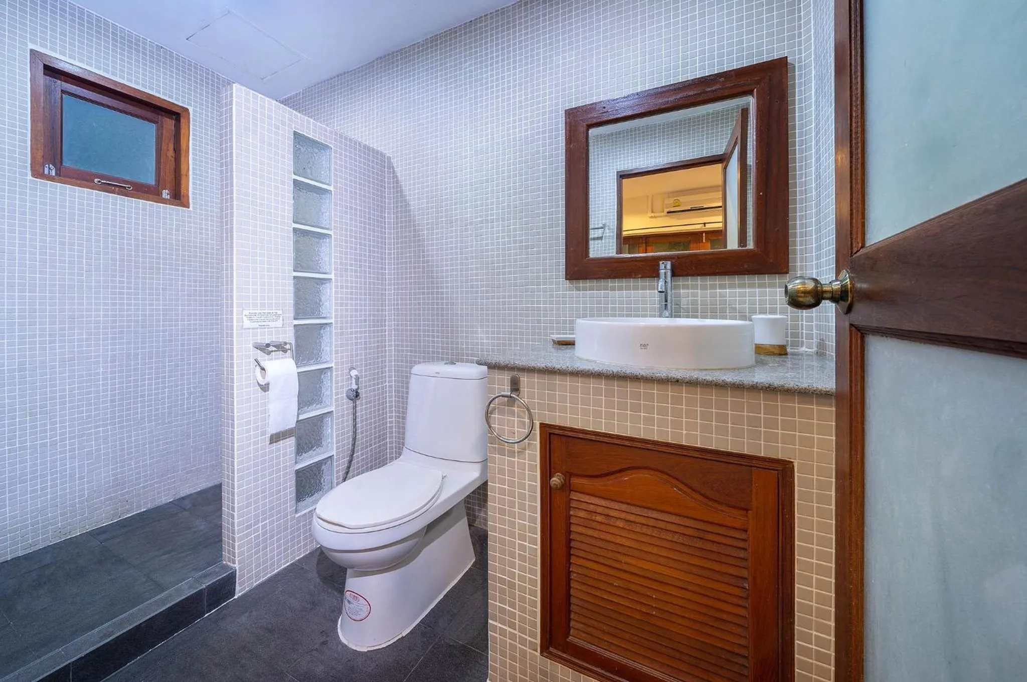 Bathroom in Temple Gardens