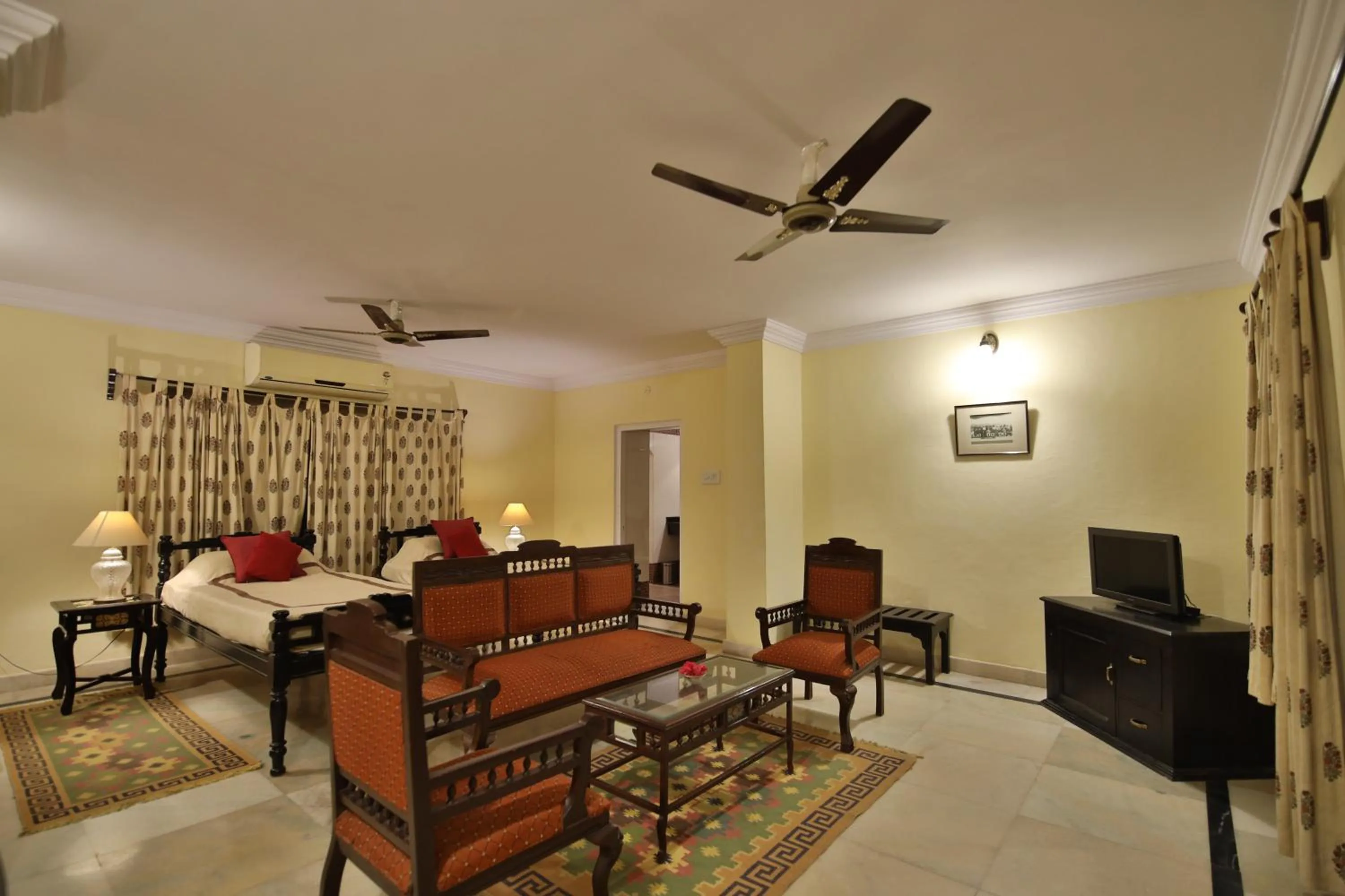 Roop Niwas Kothi, Near Mandawa